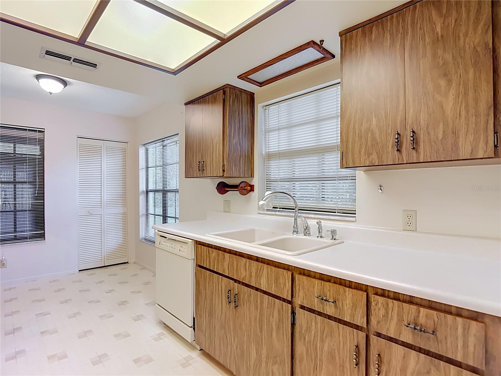 TMBR PINES PN GR VL - Residential