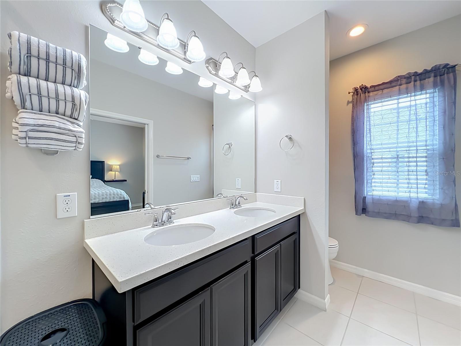 HAMPTONS - SECOND REP - Residential