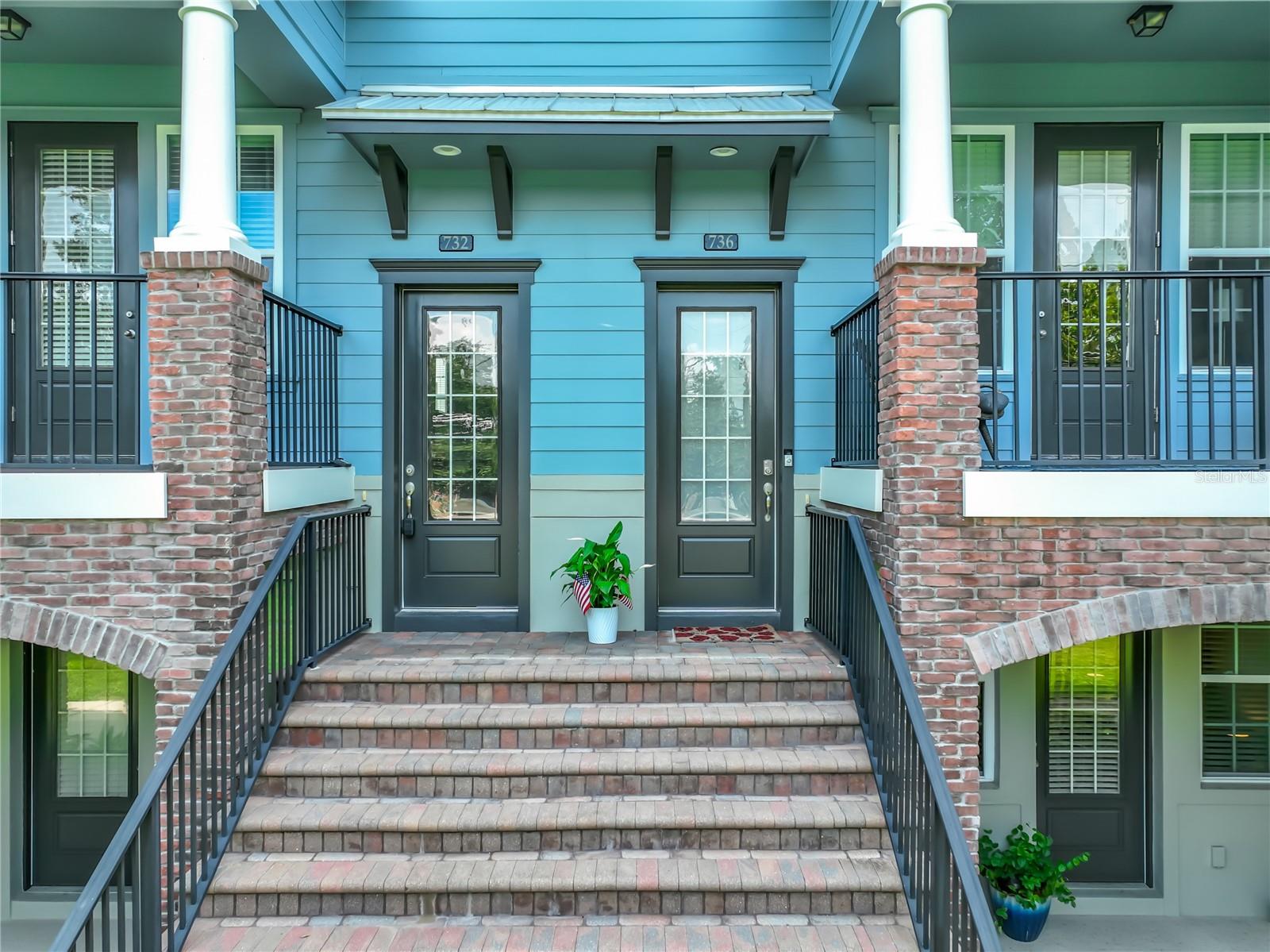 HAMPTONS - SECOND REP - Residential
