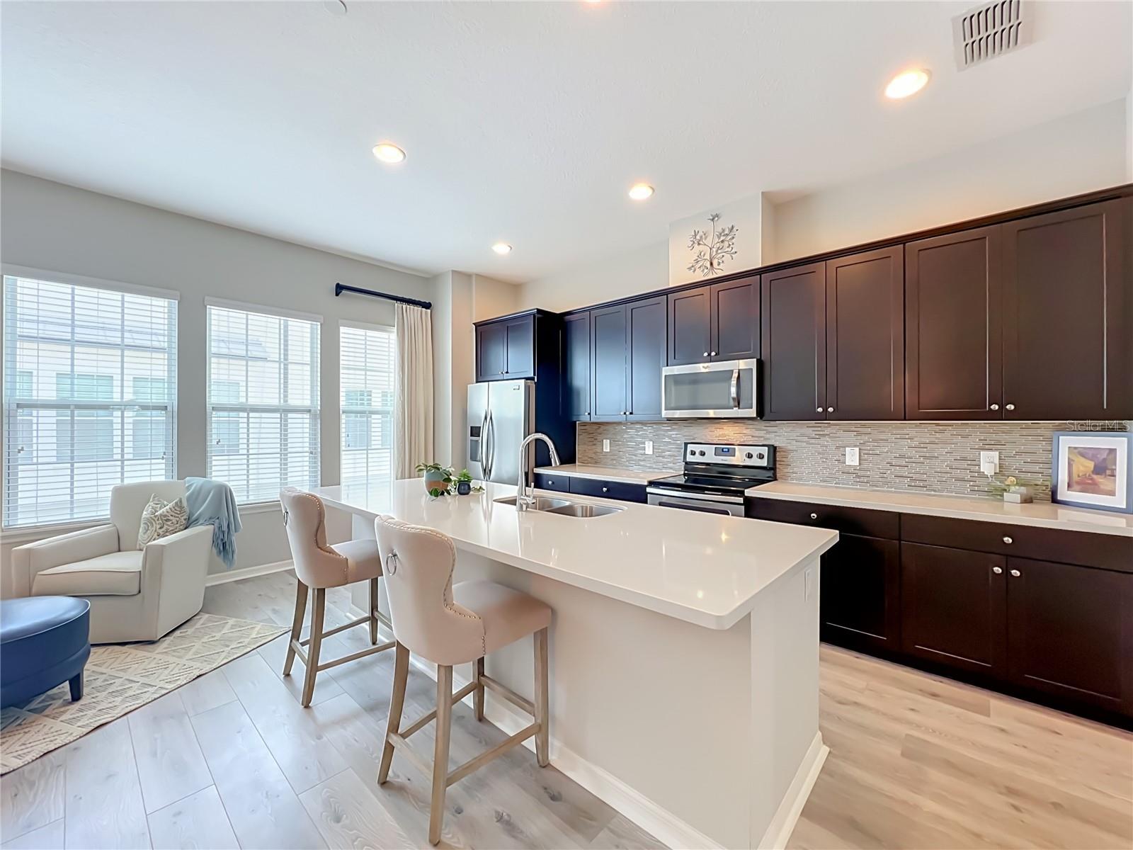 HAMPTONS - SECOND REP - Residential