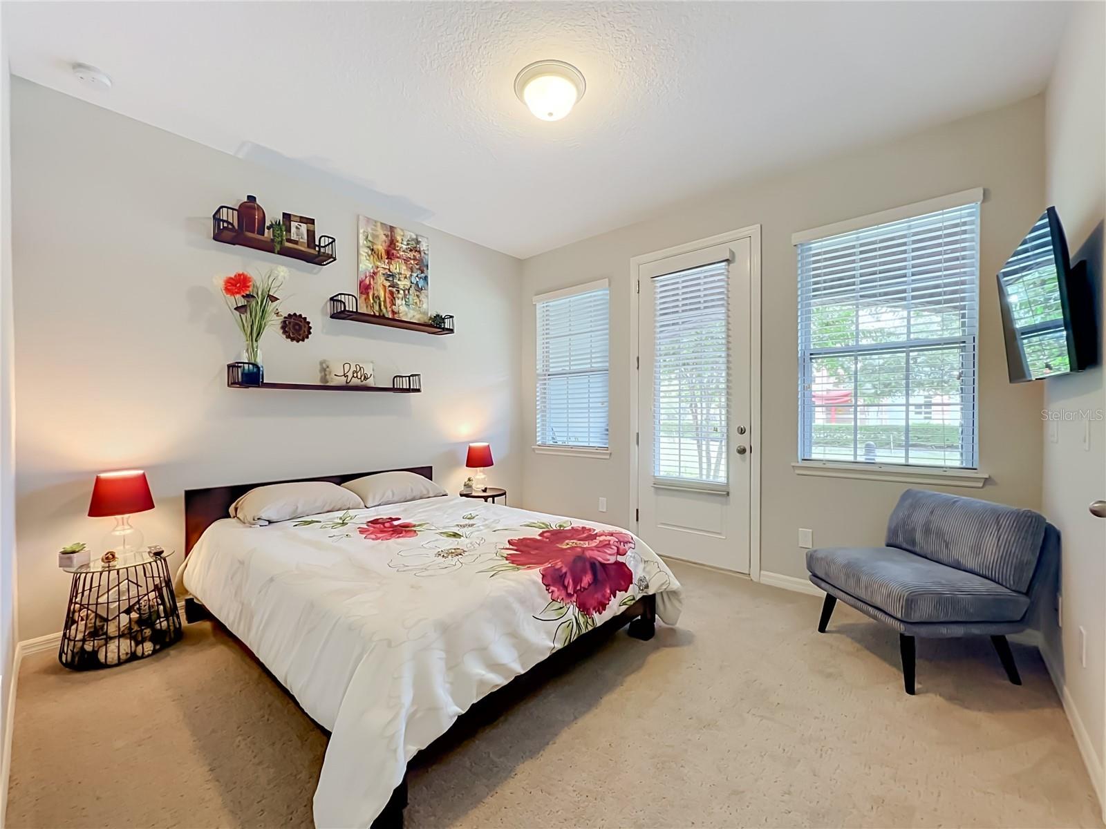 HAMPTONS - SECOND REP - Residential