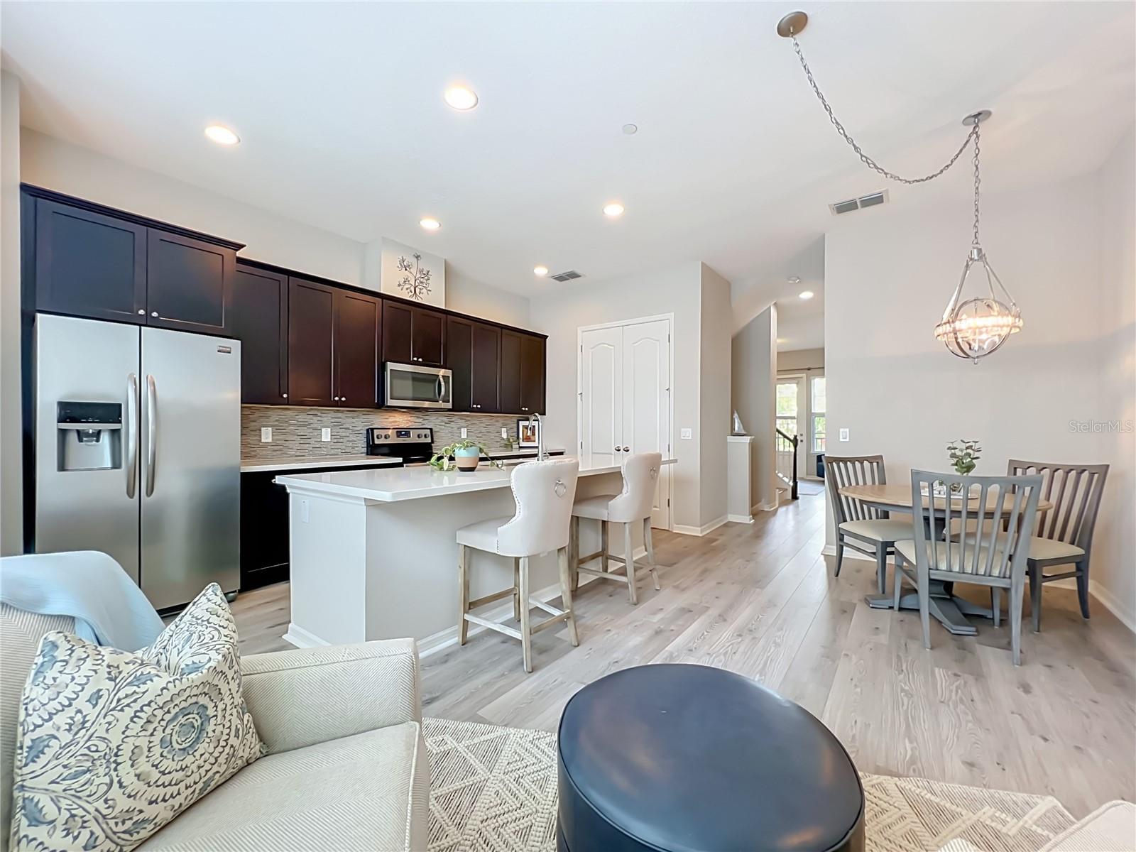 HAMPTONS - SECOND REP - Residential