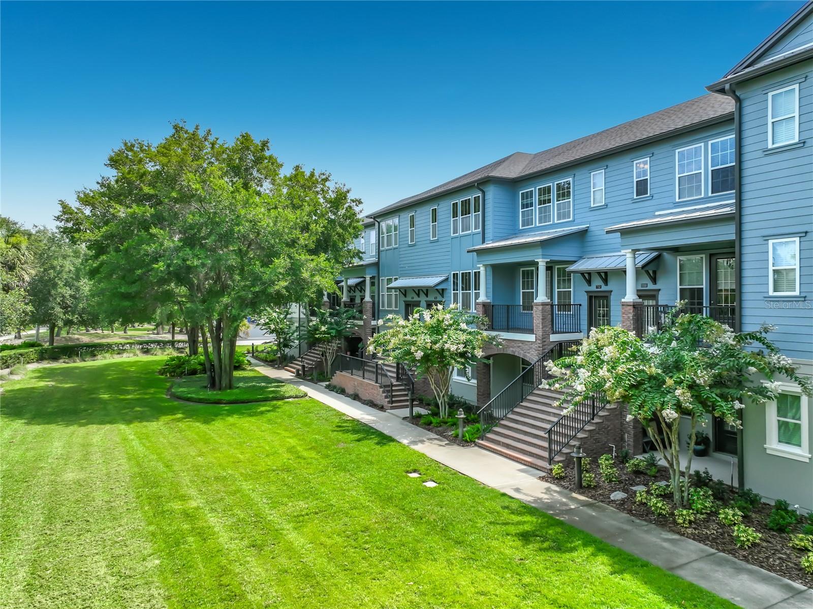 HAMPTONS - SECOND REP - Residential