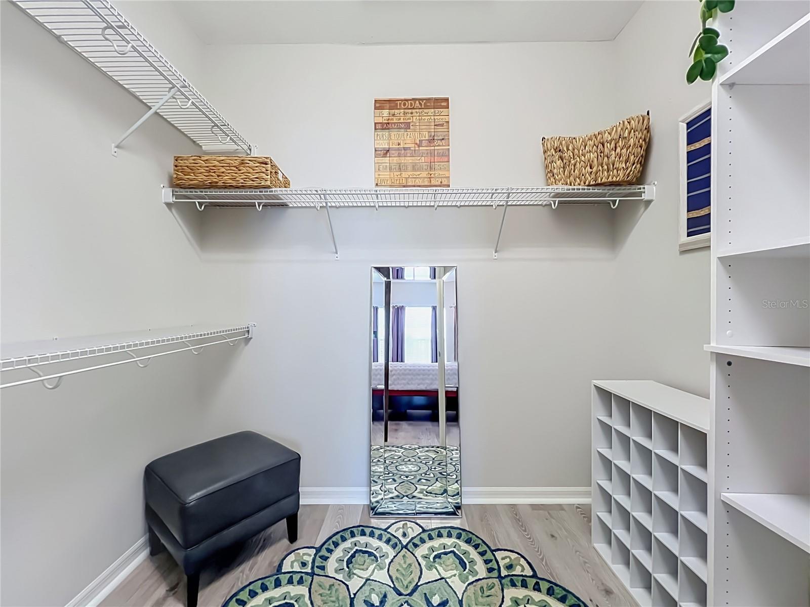 HAMPTONS - SECOND REP - Residential