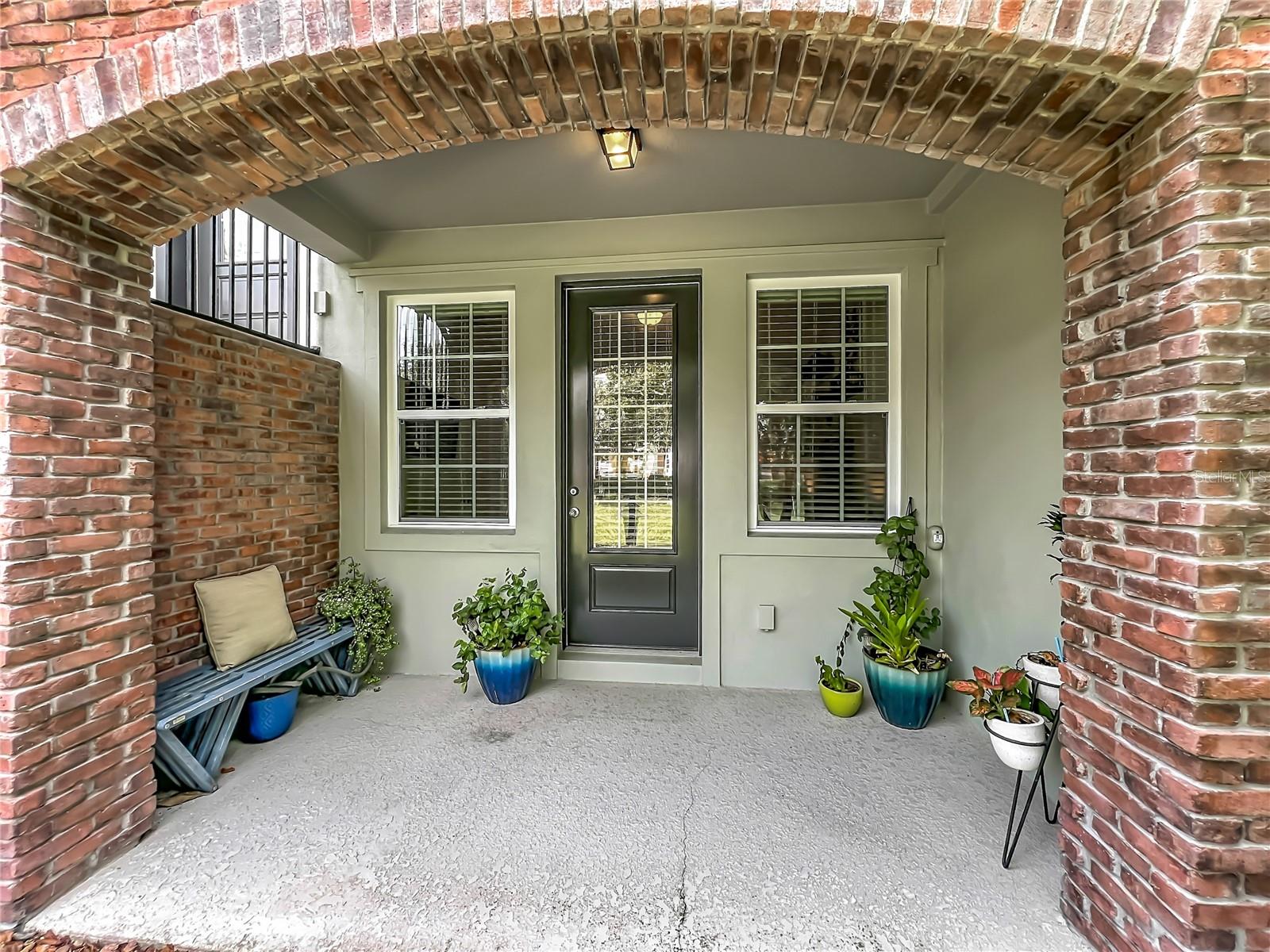 HAMPTONS - SECOND REP - Residential