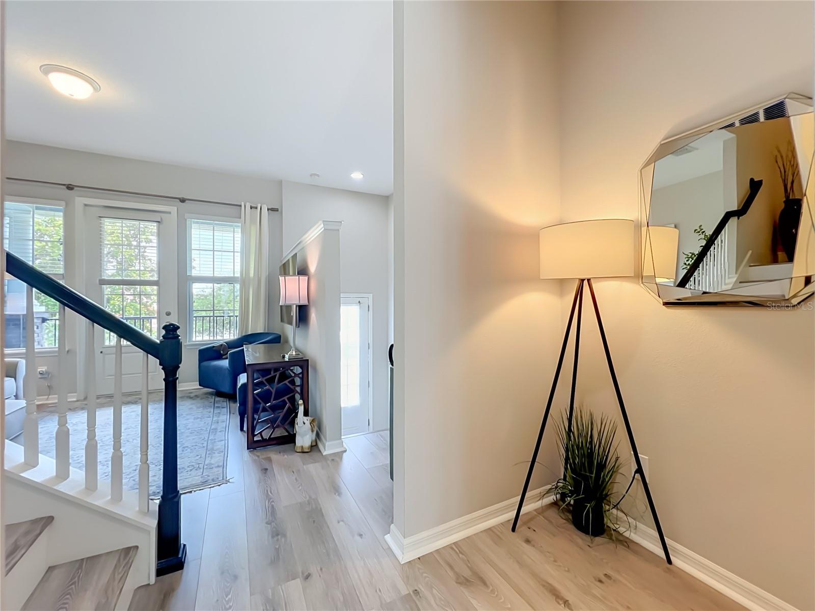 HAMPTONS - SECOND REP - Residential