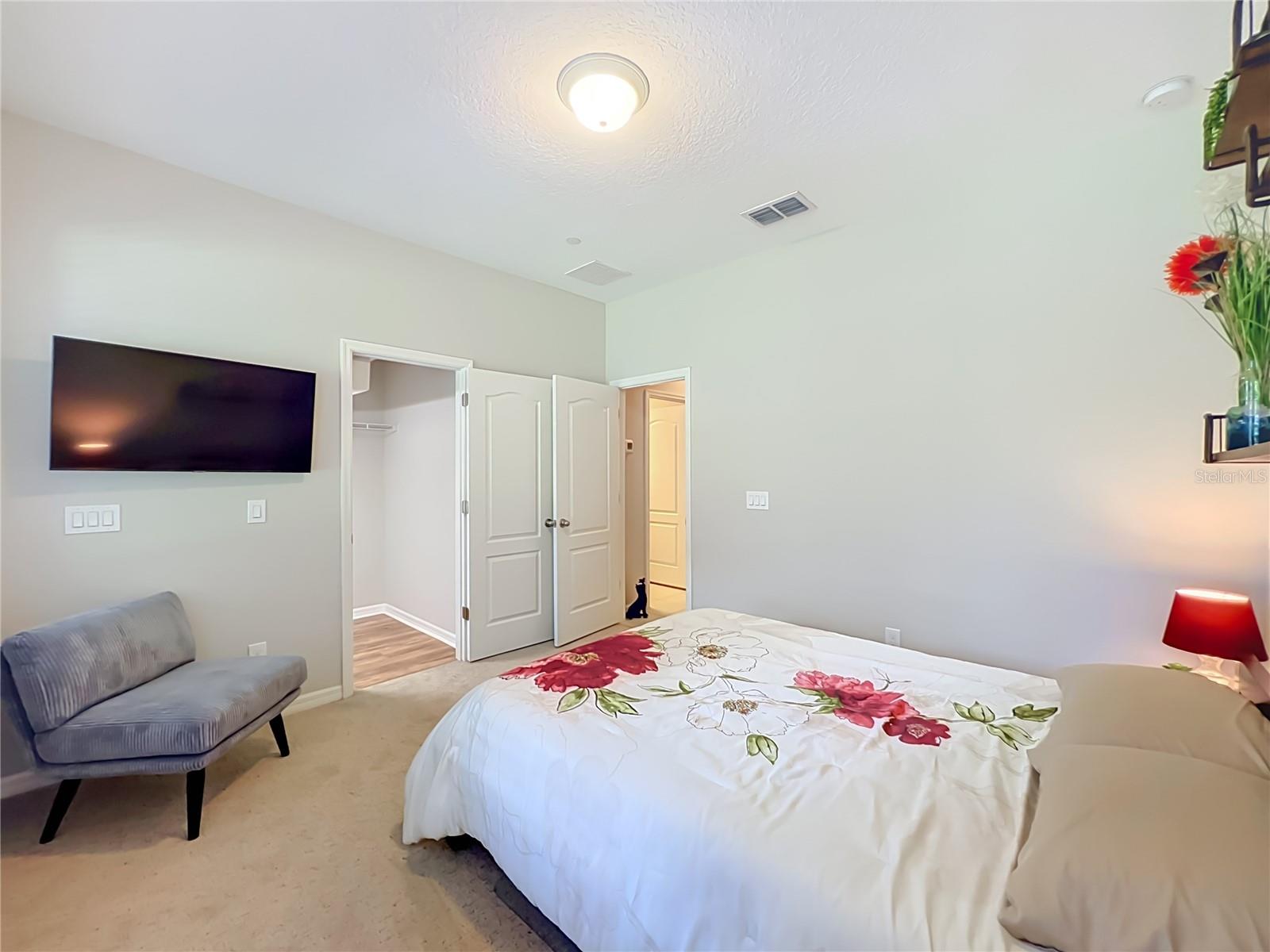 HAMPTONS - SECOND REP - Residential