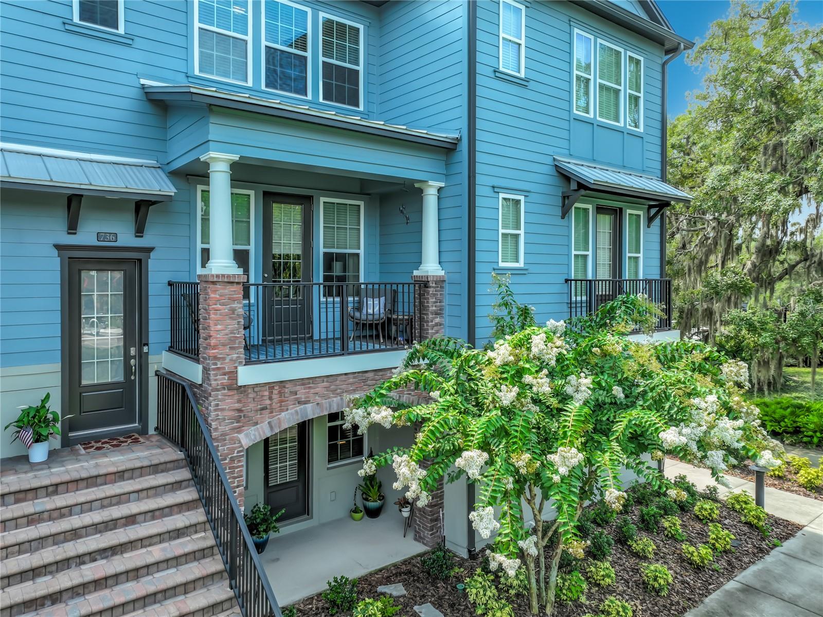 HAMPTONS - SECOND REP - Residential