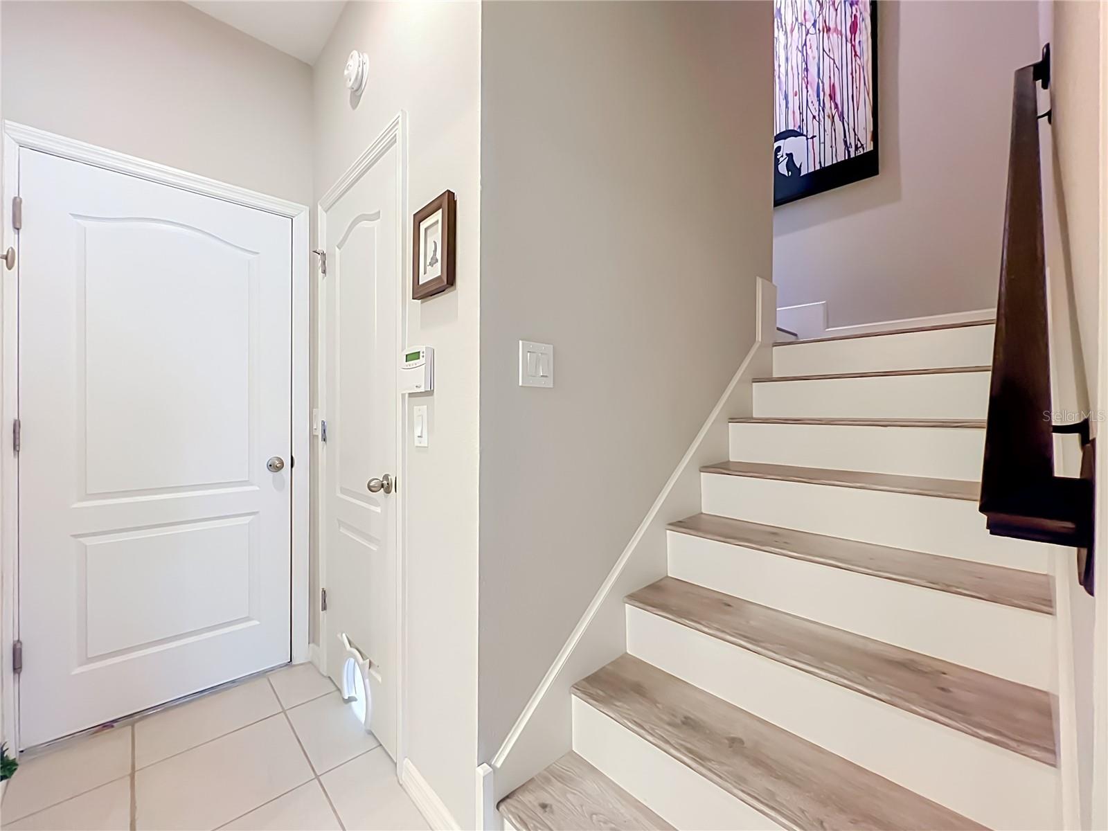HAMPTONS - SECOND REP - Residential