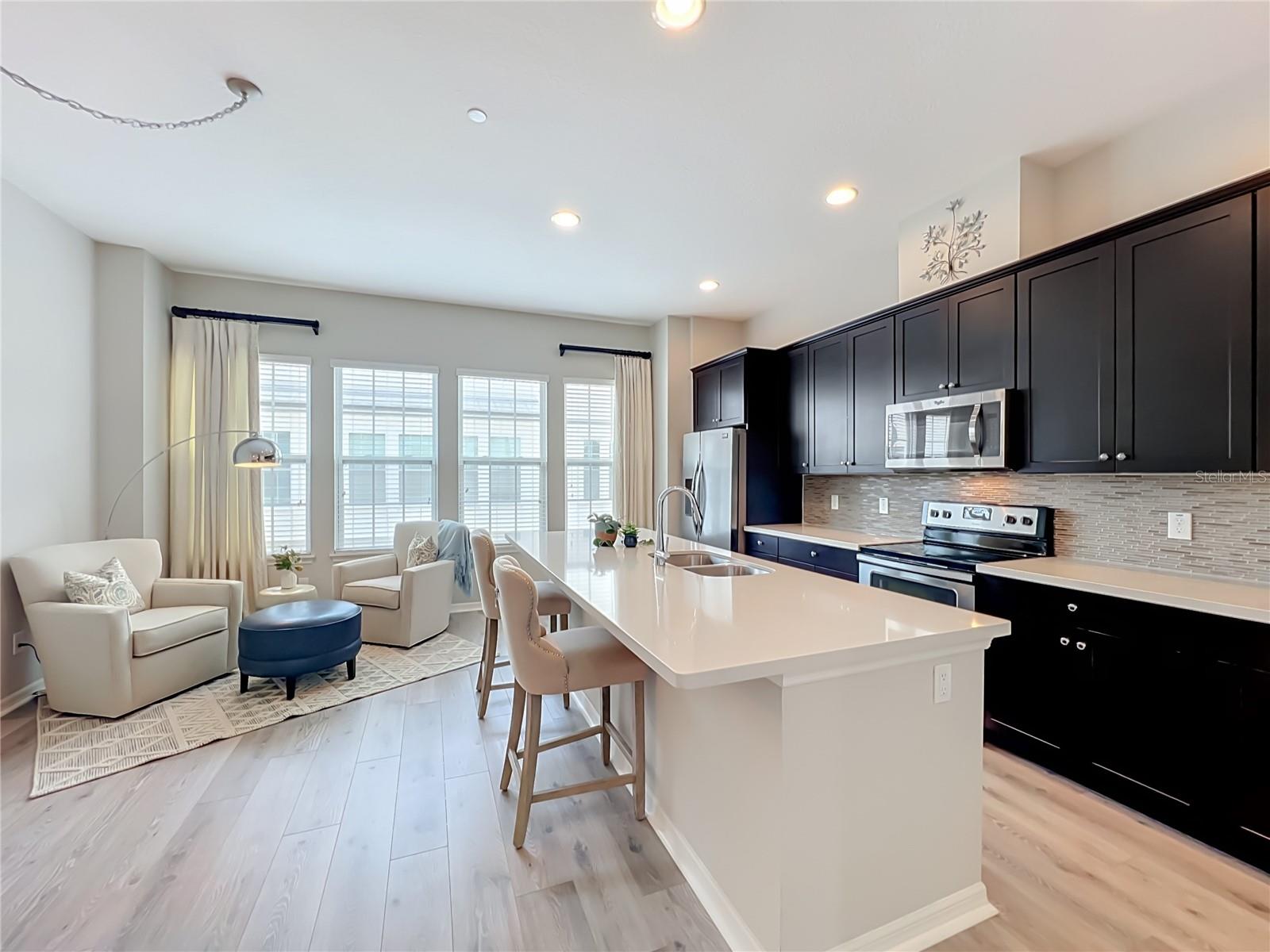 HAMPTONS - SECOND REP - Residential
