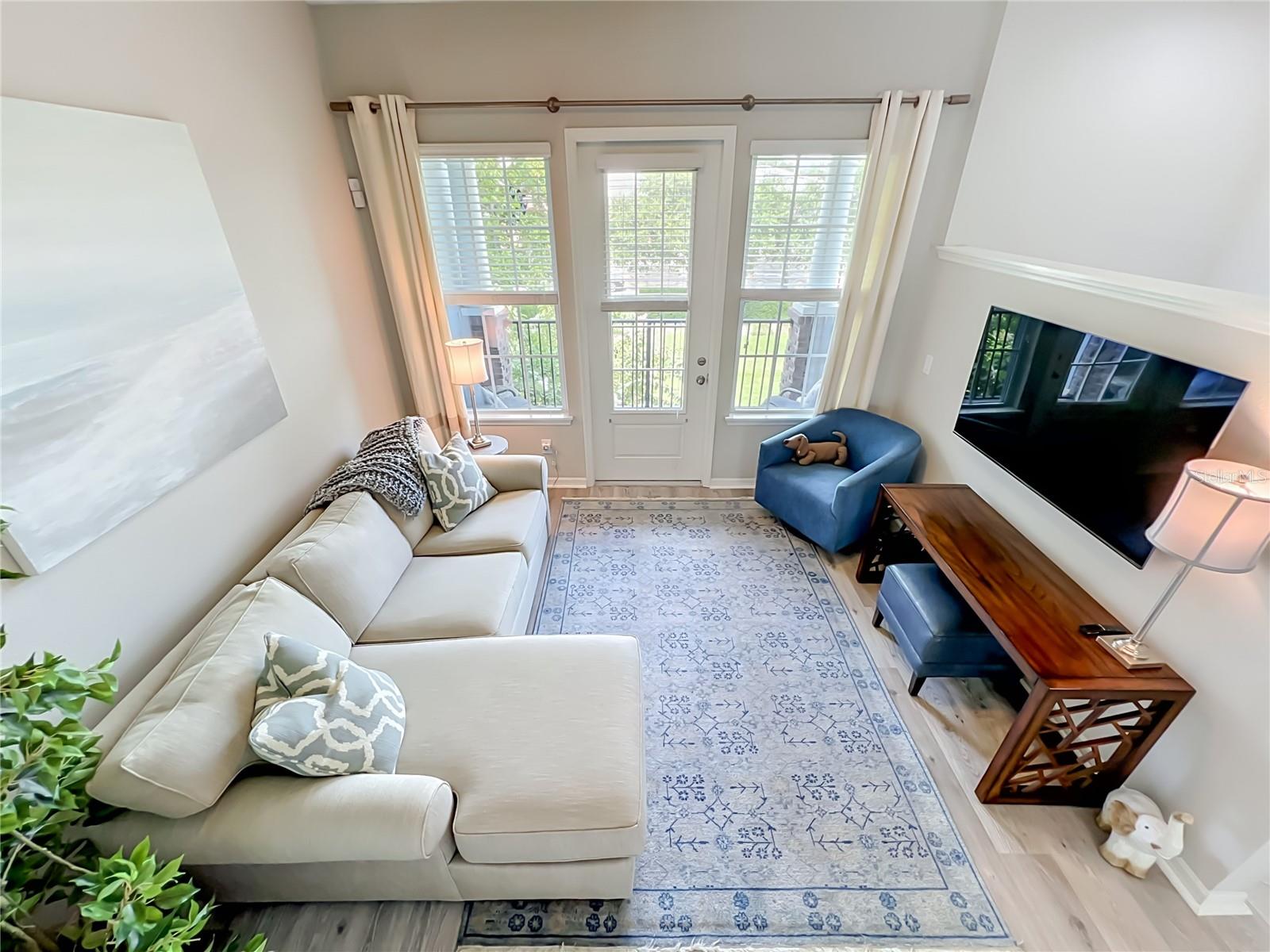 HAMPTONS - SECOND REP - Residential