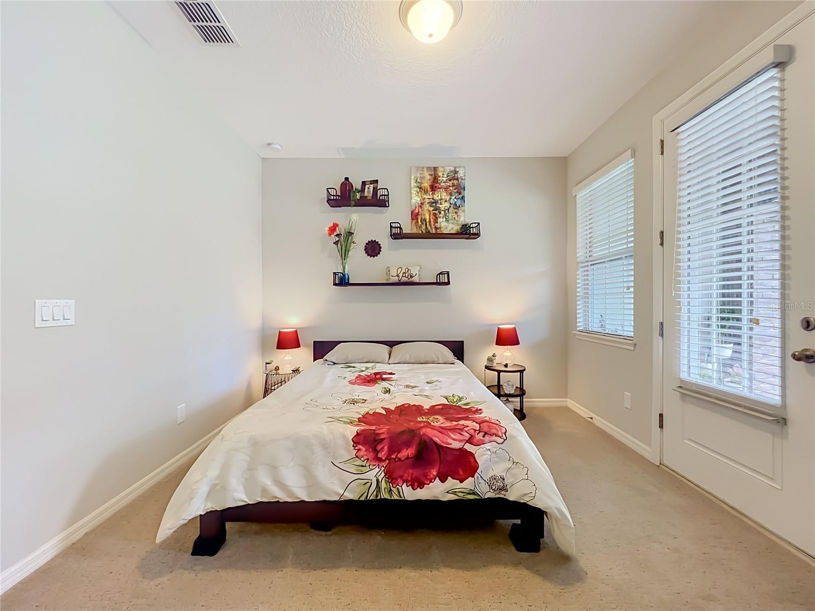 HAMPTONS - SECOND REP - Residential