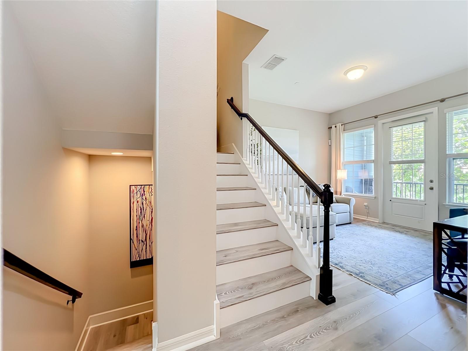 HAMPTONS - SECOND REP - Residential