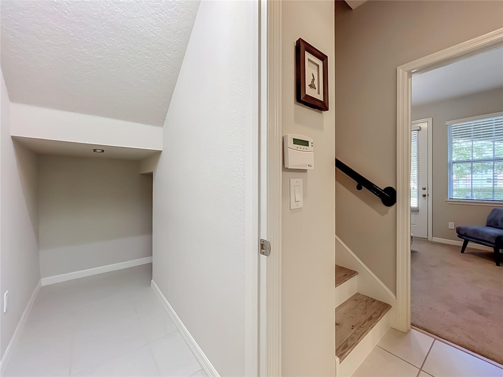 HAMPTONS - SECOND REP - Residential