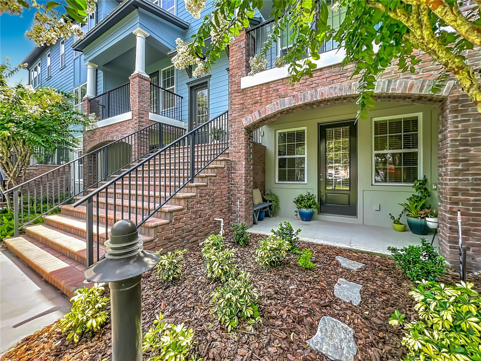 HAMPTONS - SECOND REP - Residential