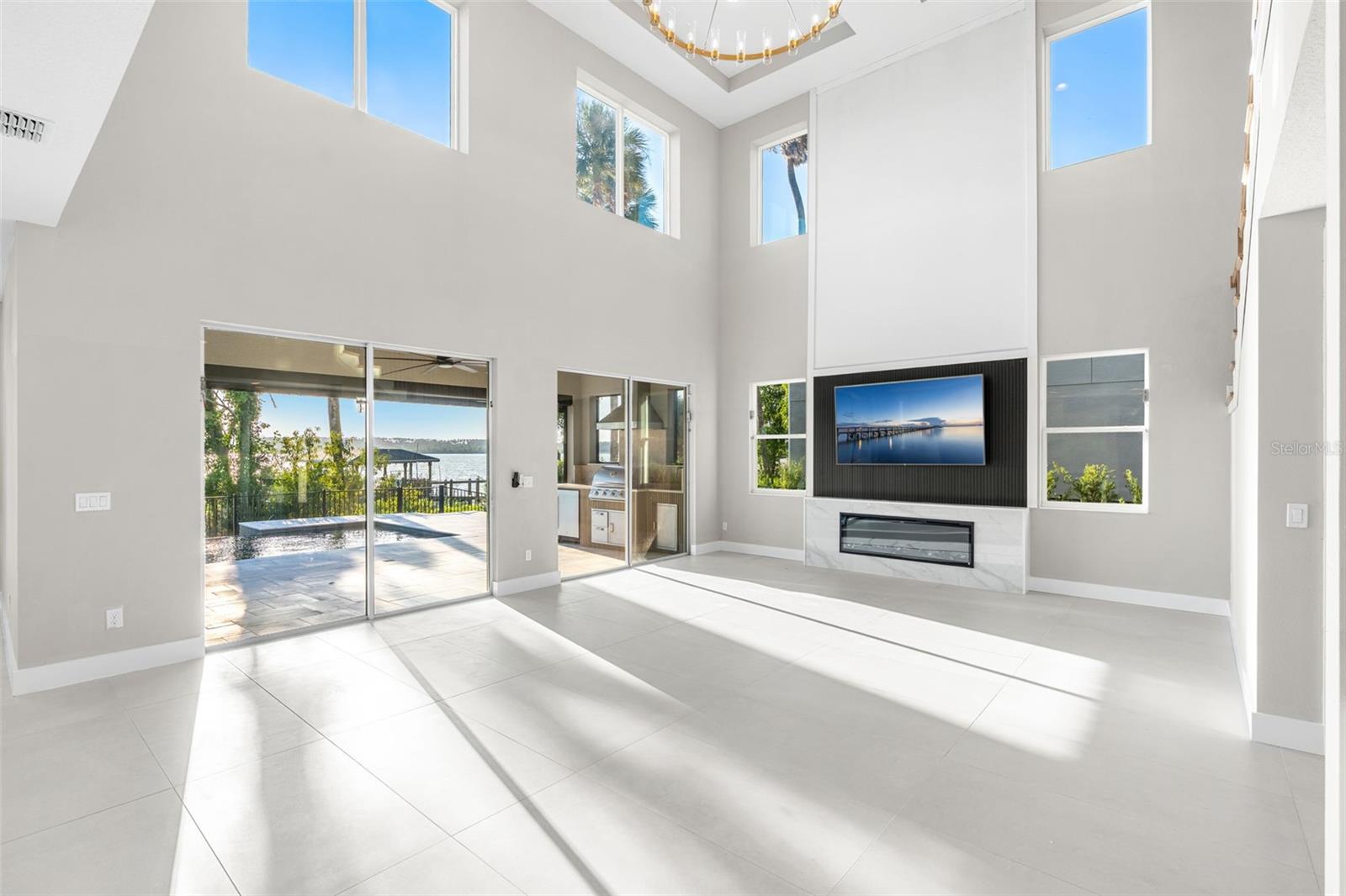 HULL ISLAND/OAKLAND - Residential