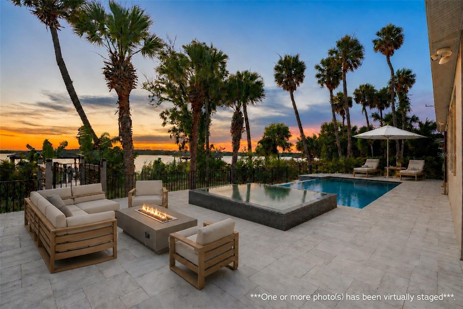 HULL ISLAND/OAKLAND - Residential