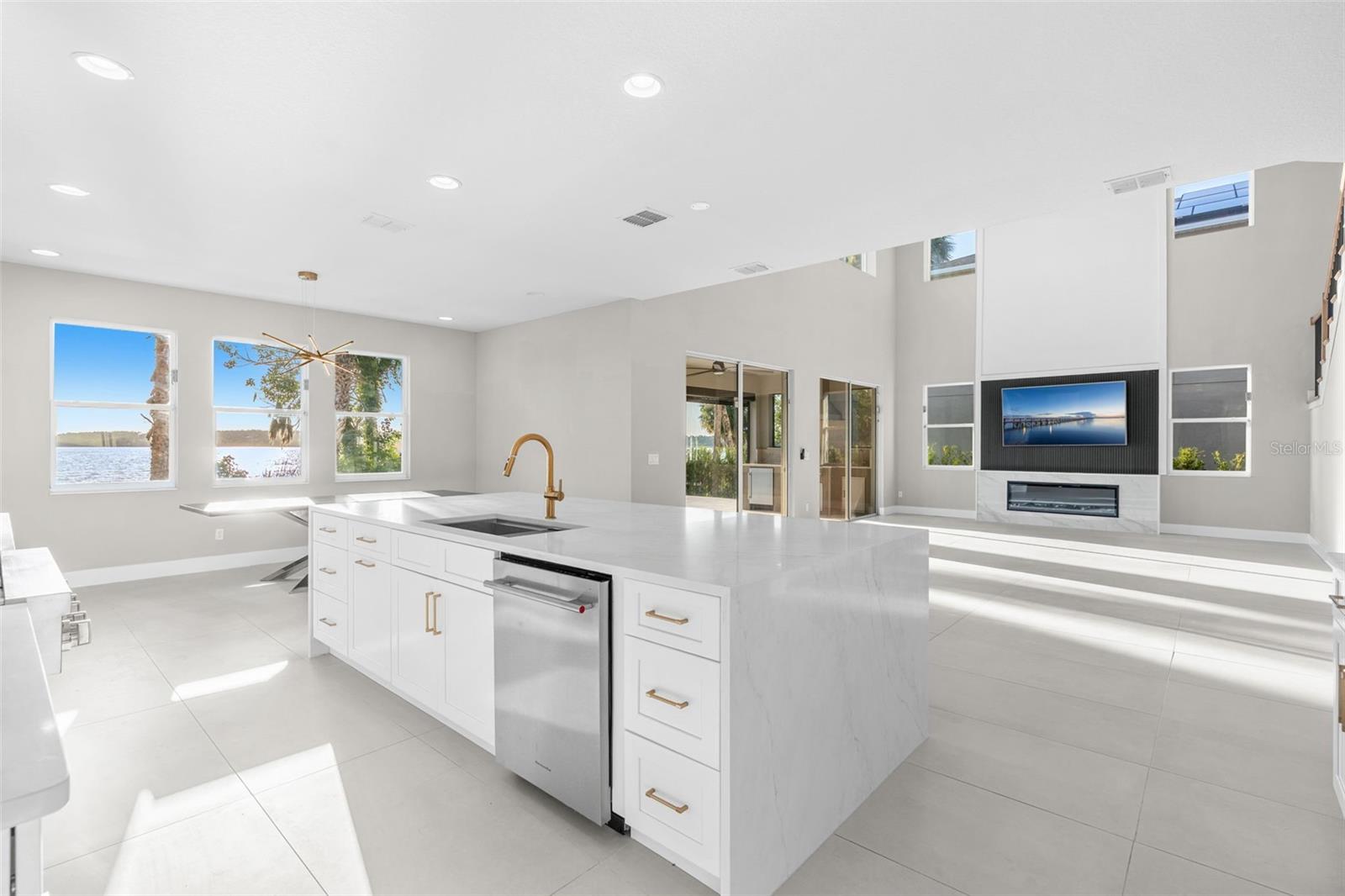 HULL ISLAND/OAKLAND - Residential