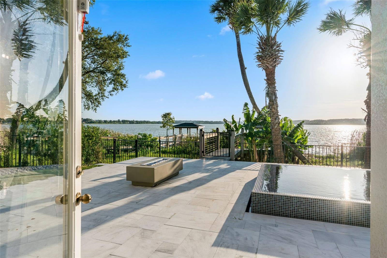 HULL ISLAND/OAKLAND - Residential