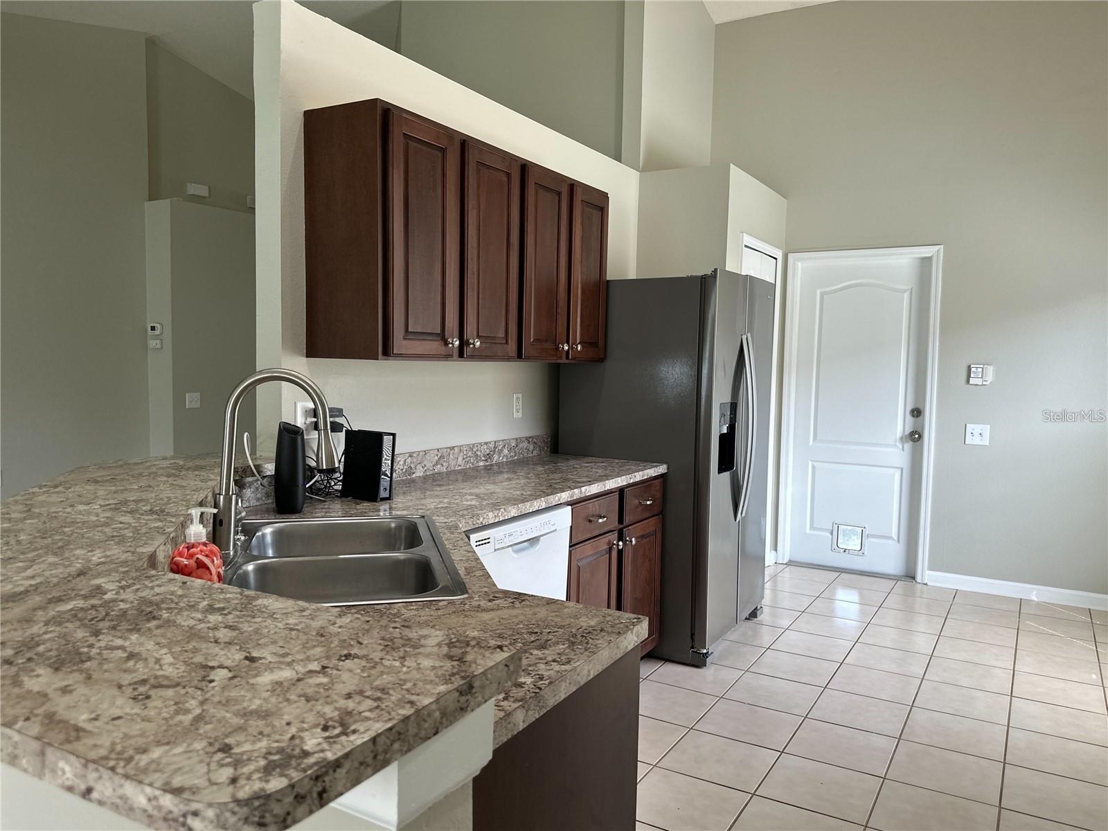 MEADOW POINTE PRCL 18 - Residential Lease