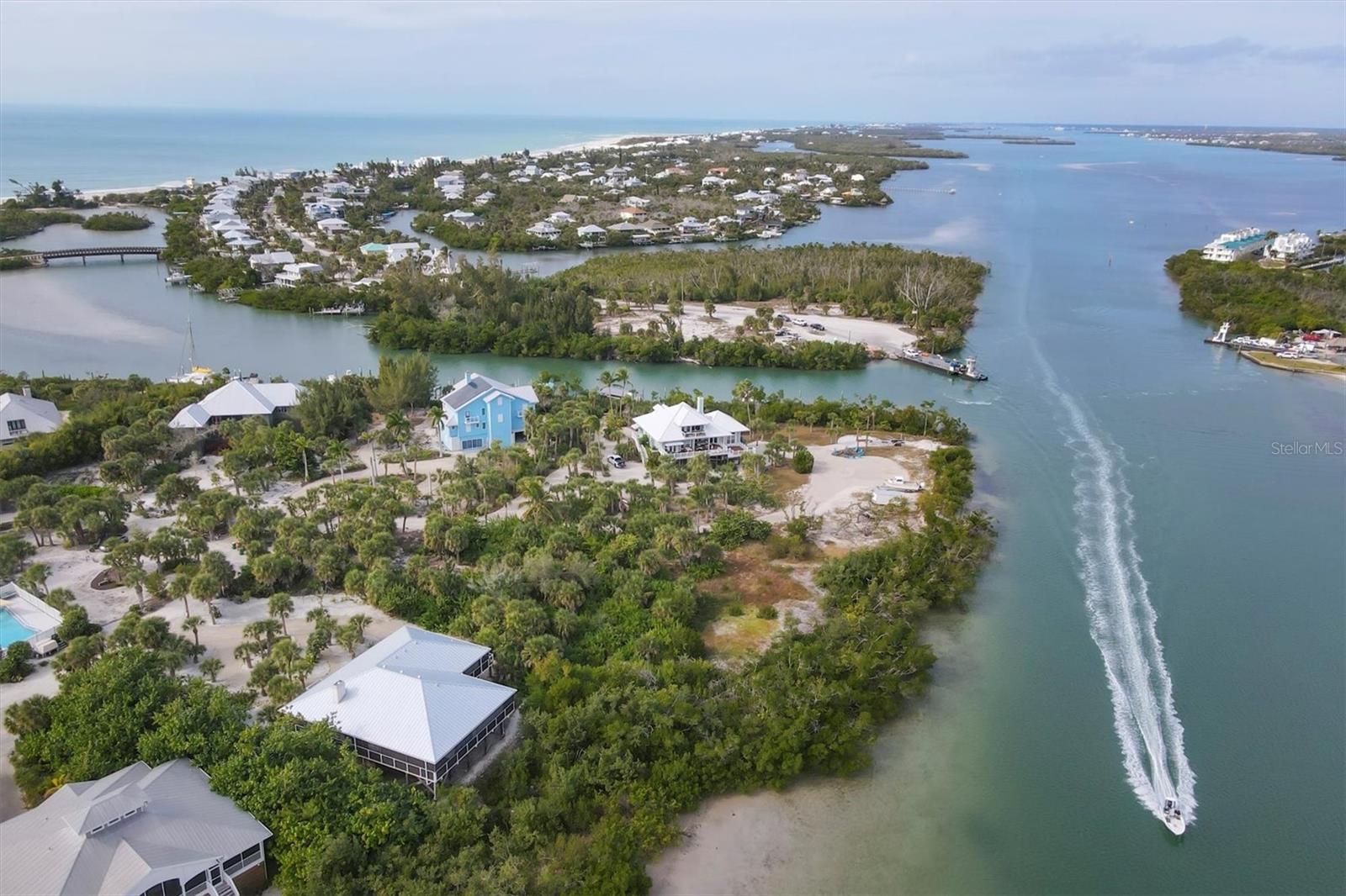 POINTE BOCILLA LAND CONDO - Land