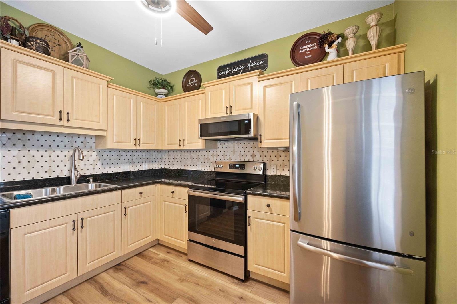 CAROLINA LANDINGS AT UNIVERSITY PLACE A - Residential Lease