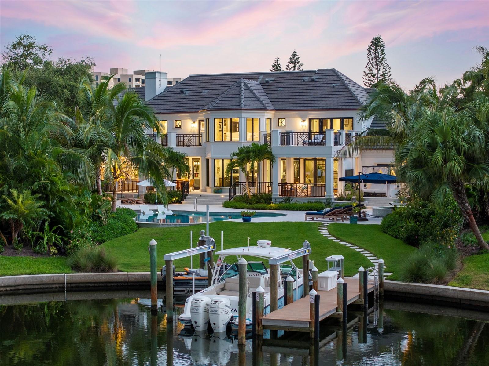 BAY ISLES - Residential