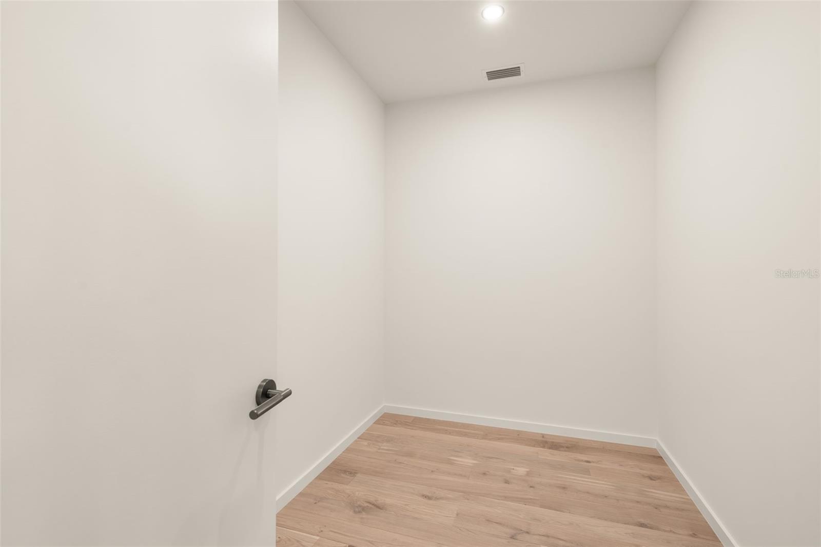 BURNS REALTY - Residential