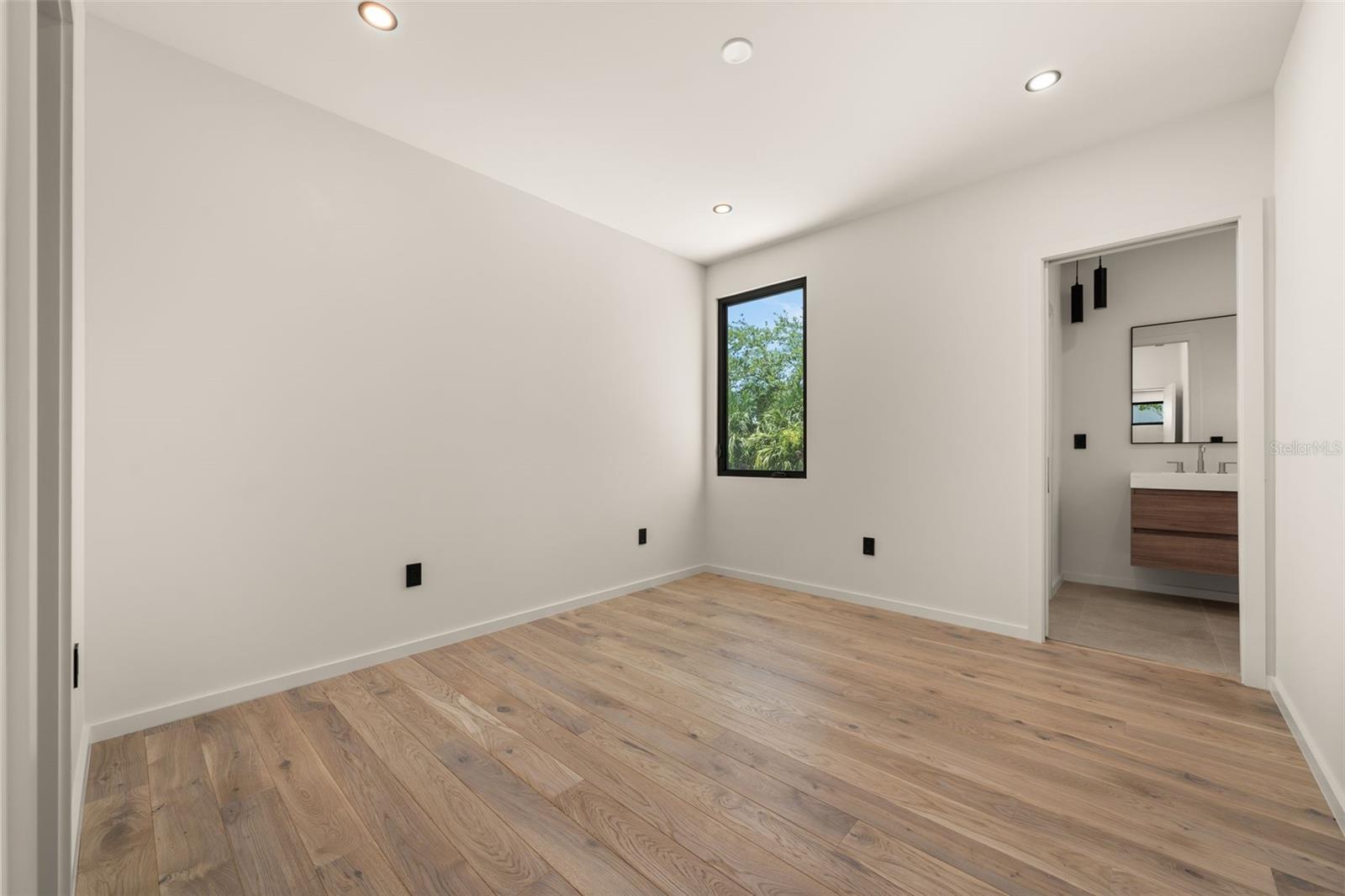 BURNS REALTY - Residential