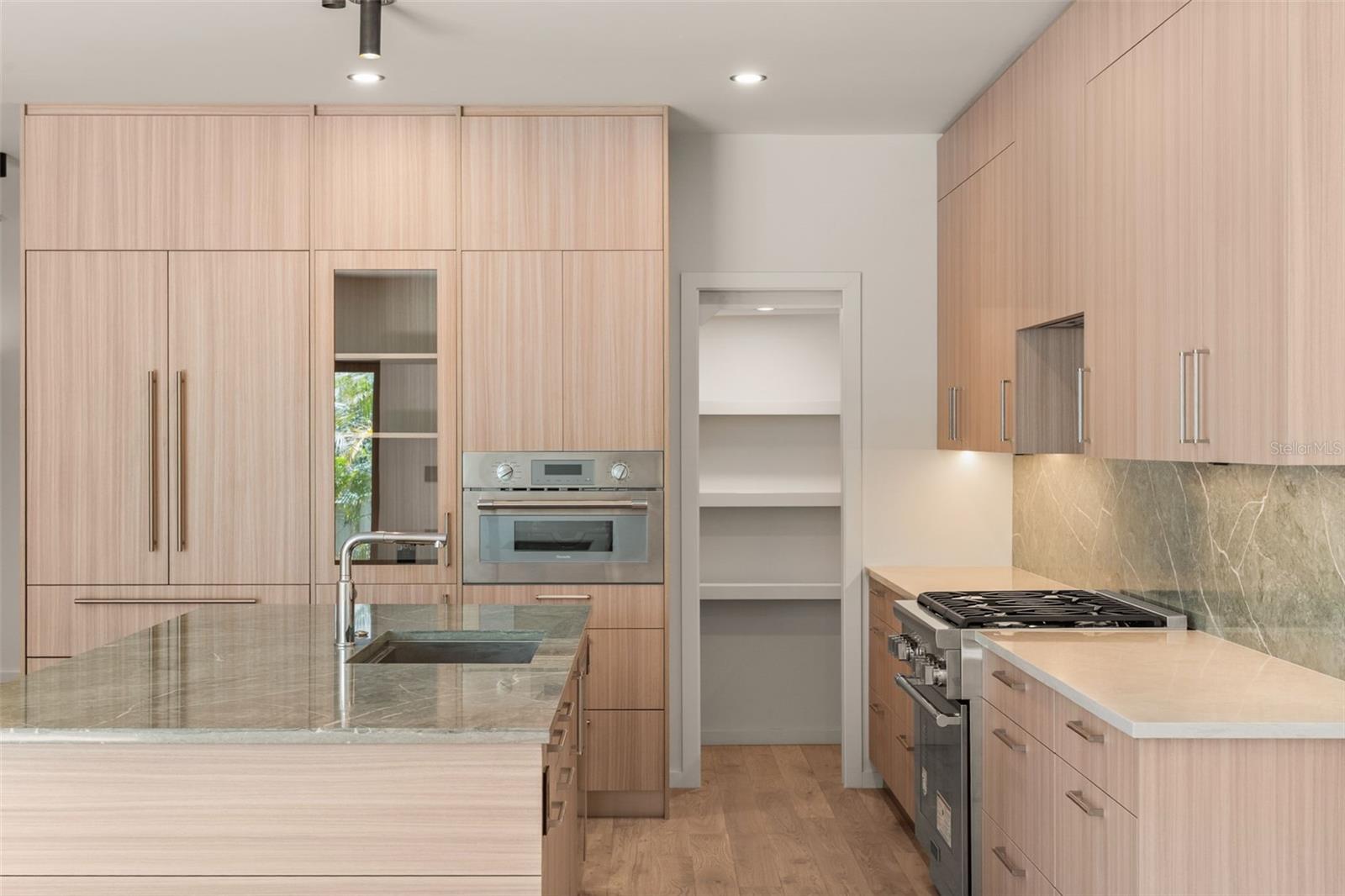 BURNS REALTY - Residential