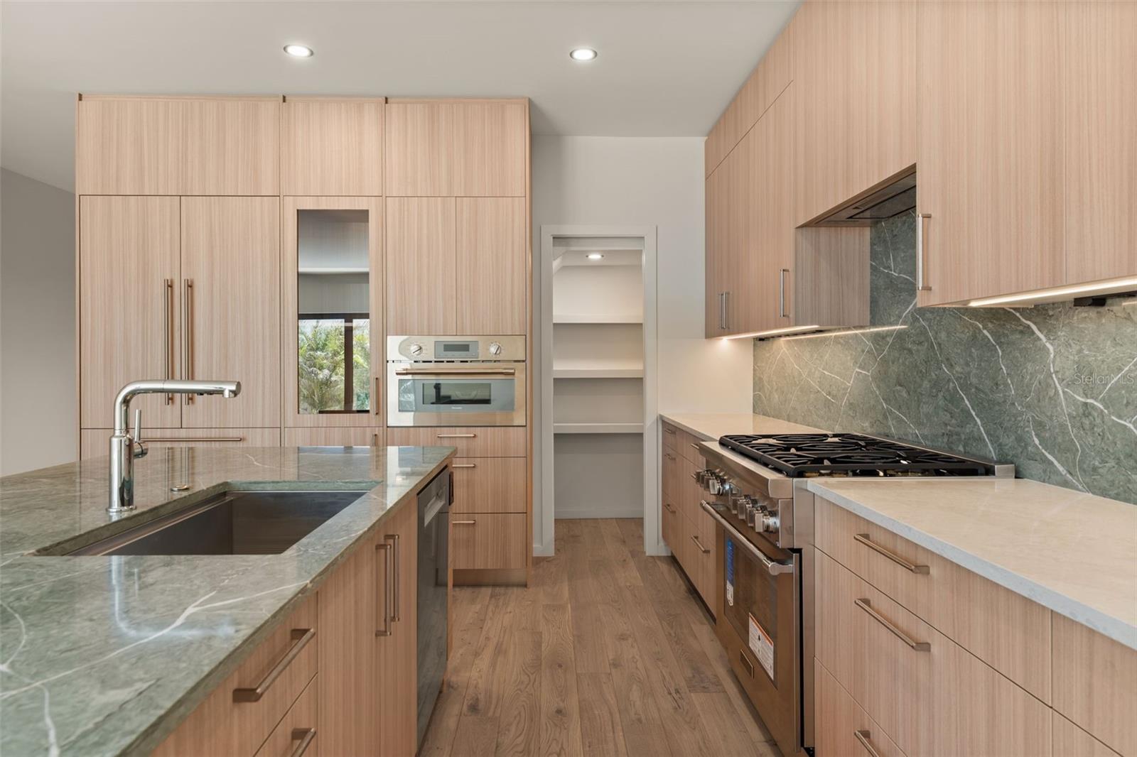 BURNS REALTY - Residential