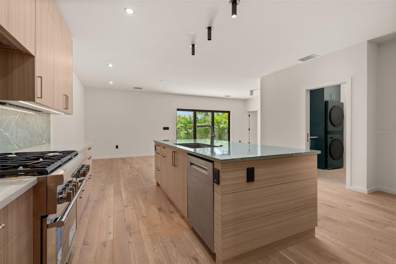 BURNS REALTY - Residential