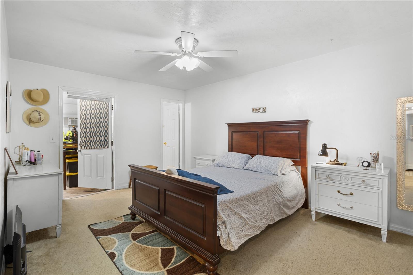 TOWER OAKS MANOR - Residential