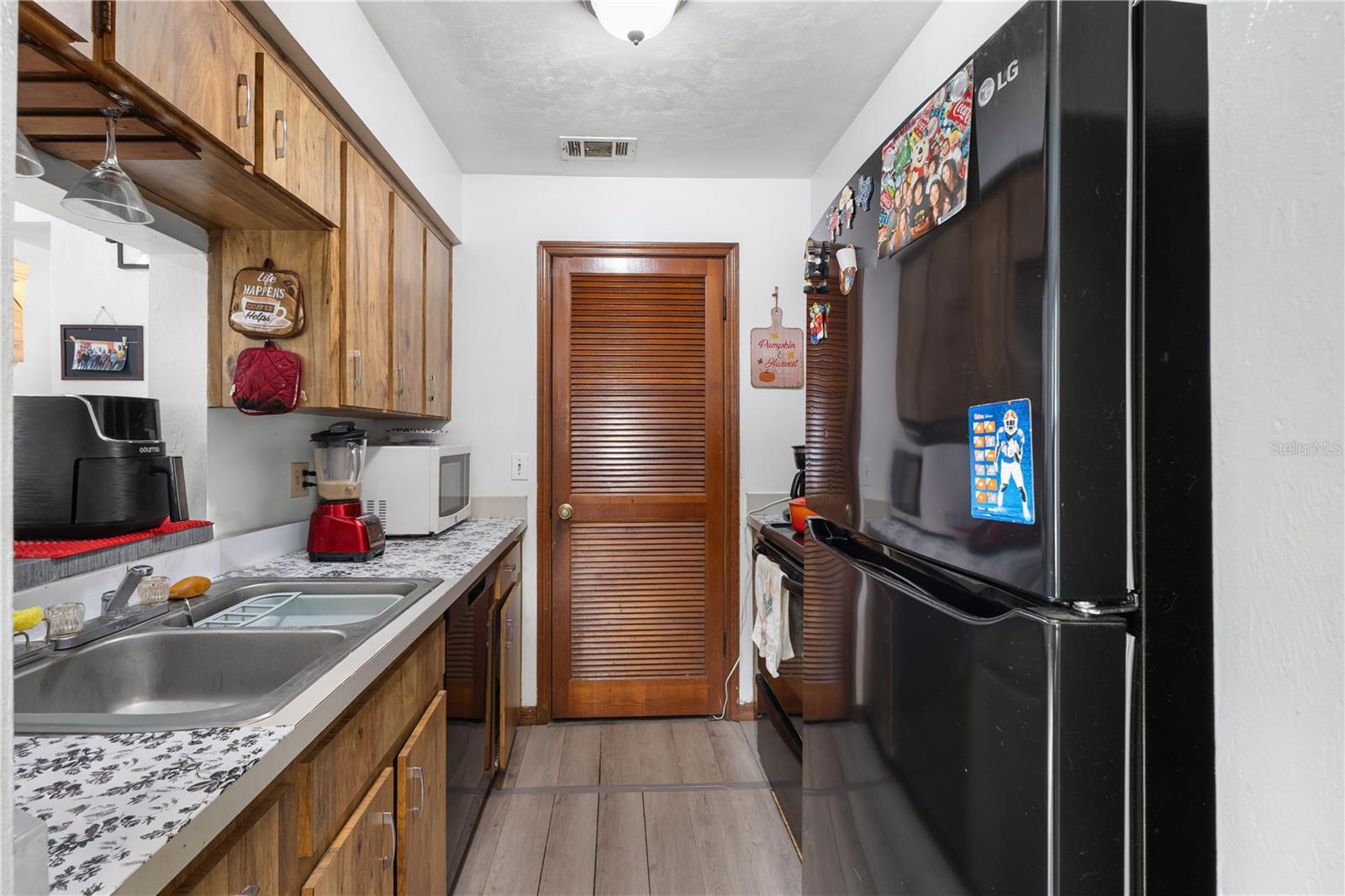 TOWER OAKS MANOR - Residential