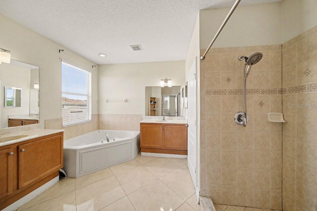 LIVE OAK PRESERVE PH 2A-VILLAG - Residential