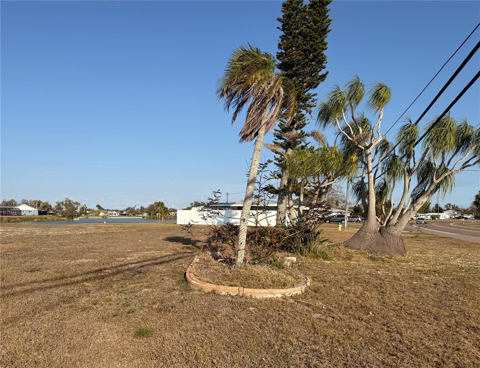 VENICE GARDENS - Land