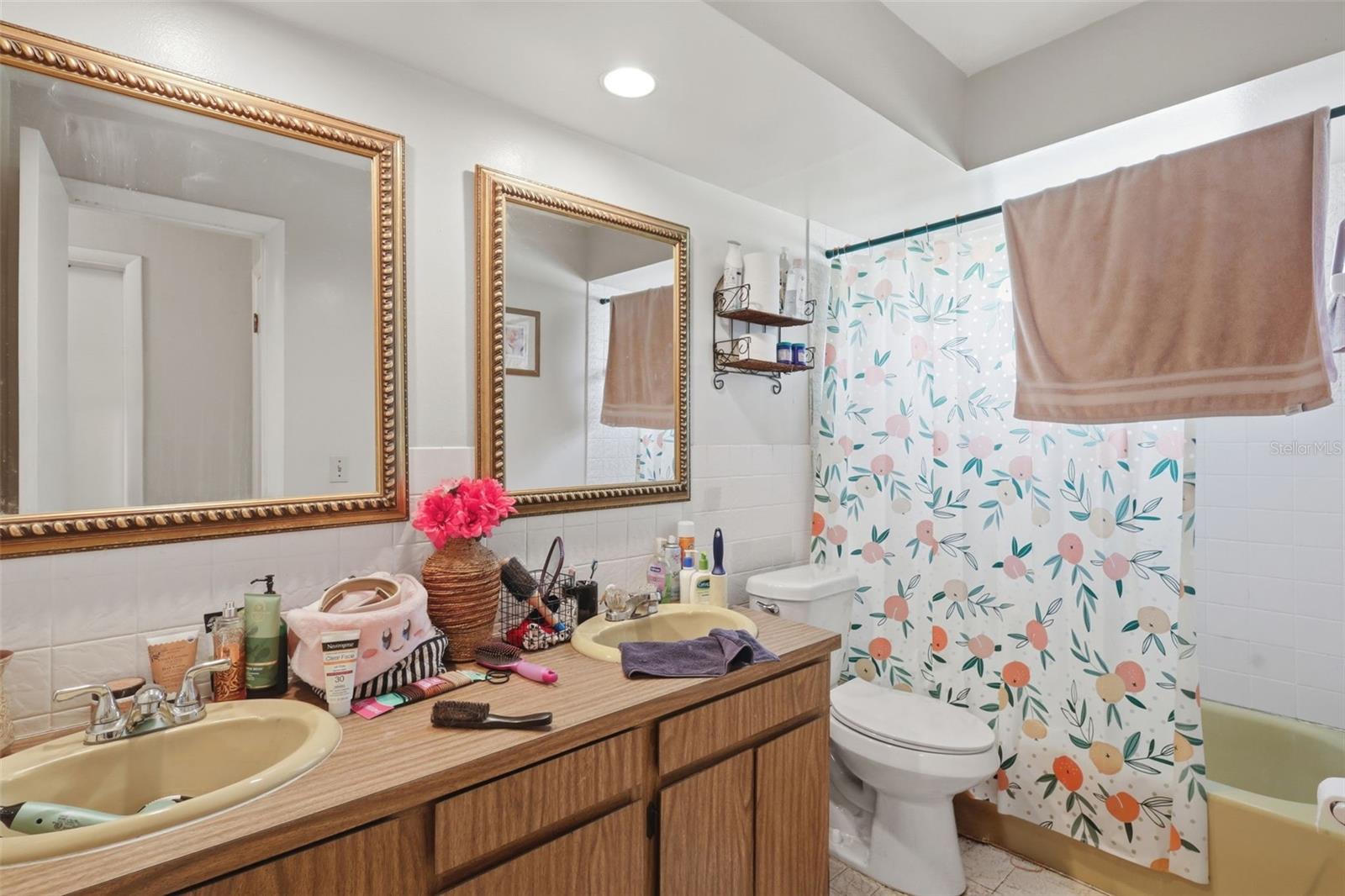 CARRIAGE HILL UNIT 2 - Residential