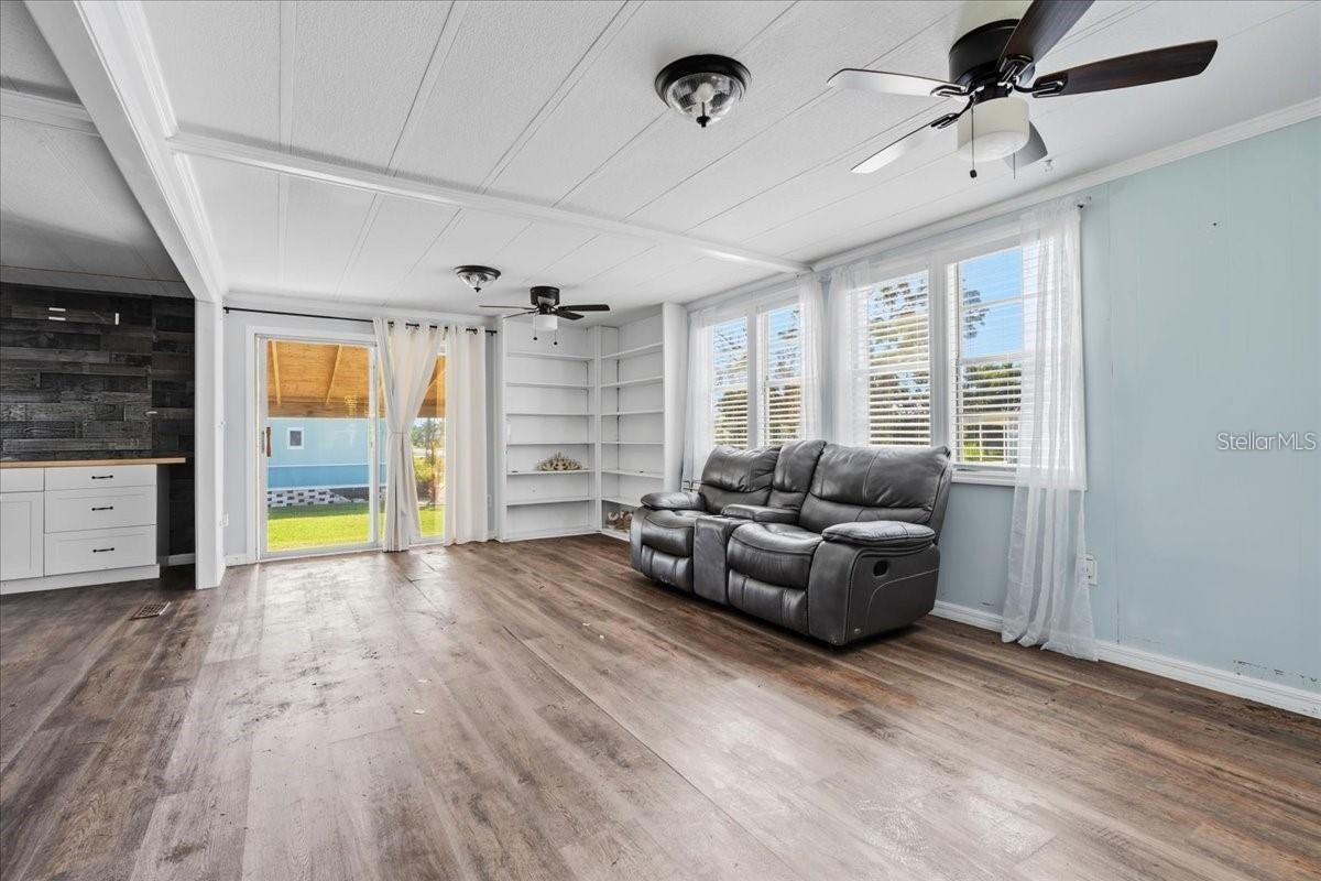 PINE LAKE - Residential