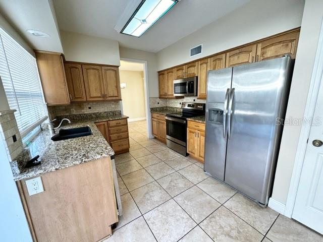 COLONY COVE - Residential Lease