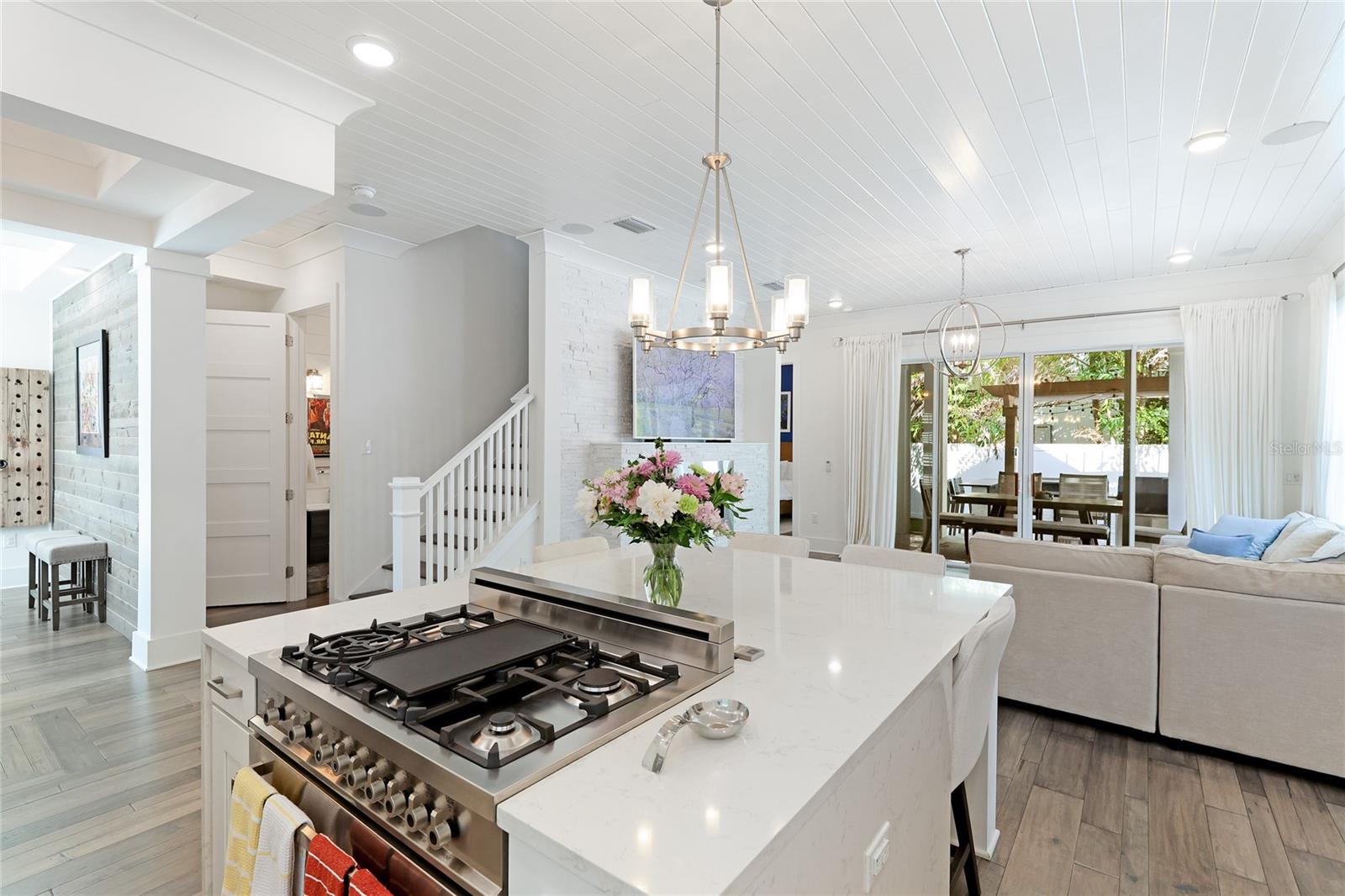 POS SUB OF BLKS G & H - Residential
