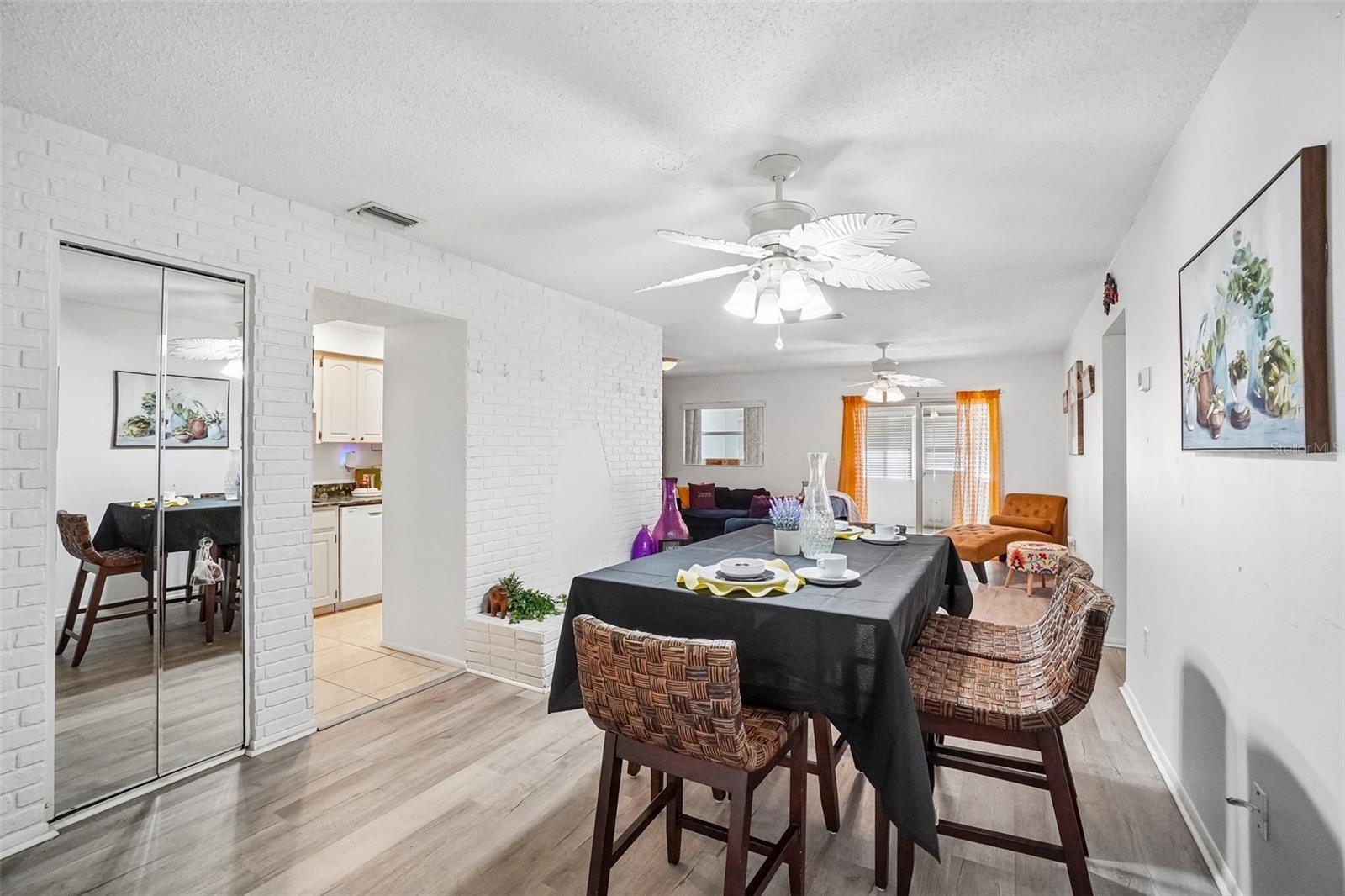 TOWNHOUSES AT BONNIE BAY CONDO - Residential