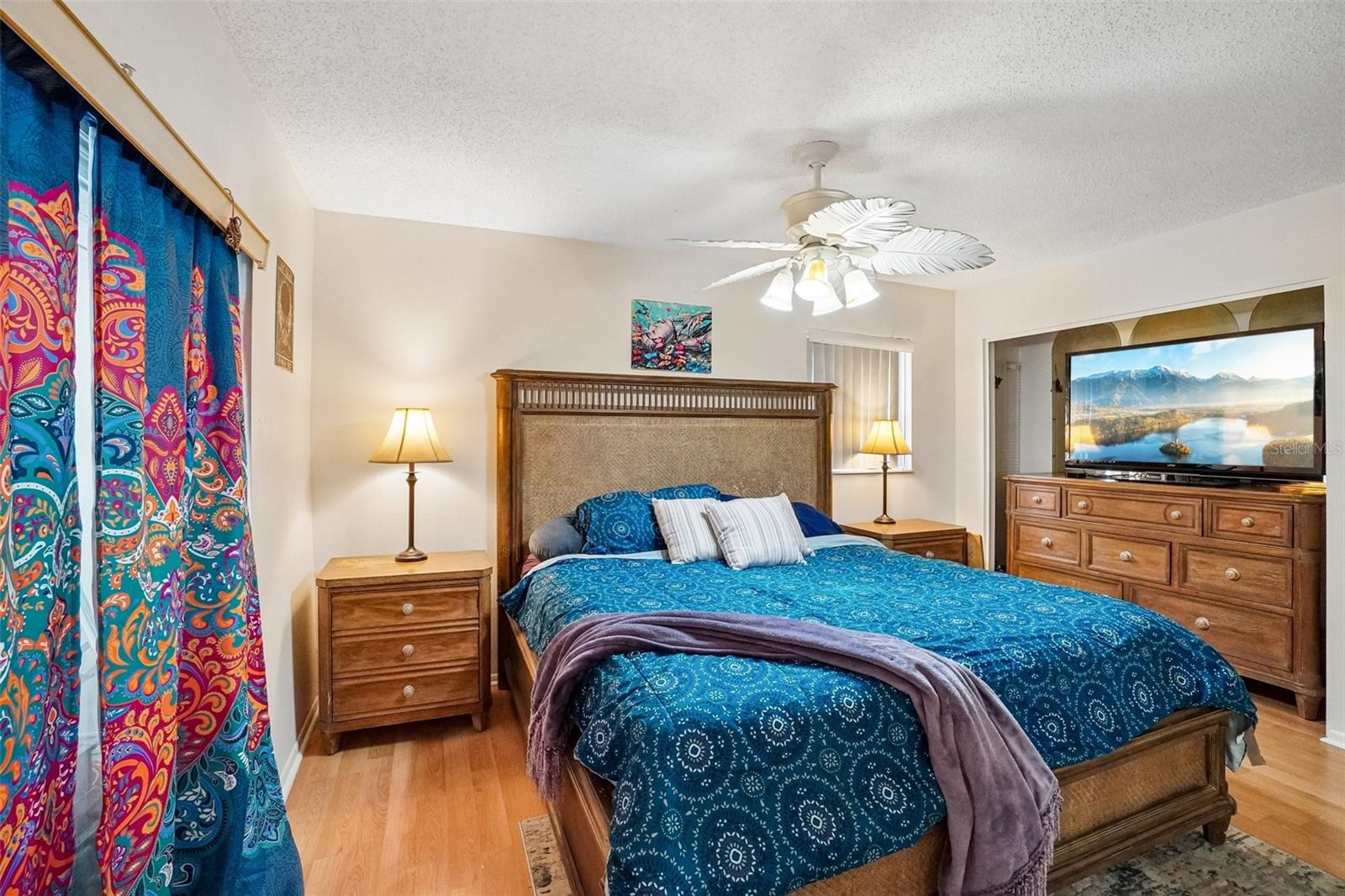 TOWNHOUSES AT BONNIE BAY CONDO - Residential