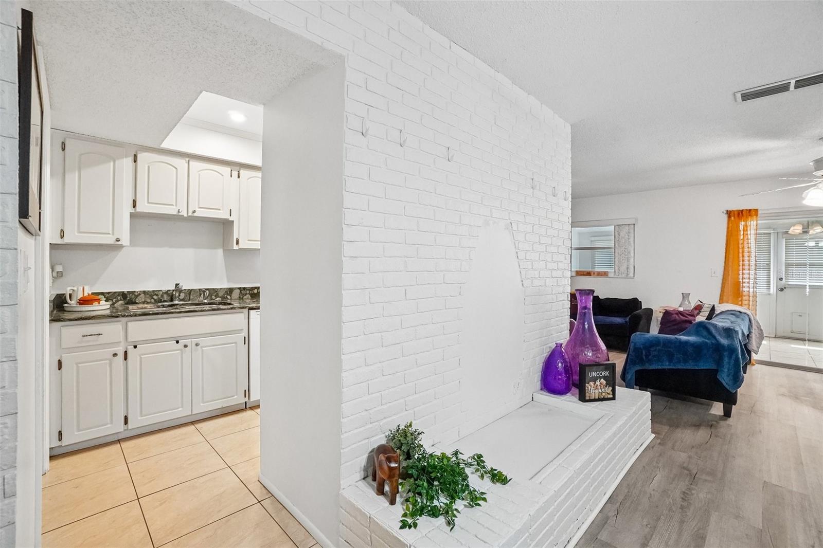 TOWNHOUSES AT BONNIE BAY CONDO - Residential