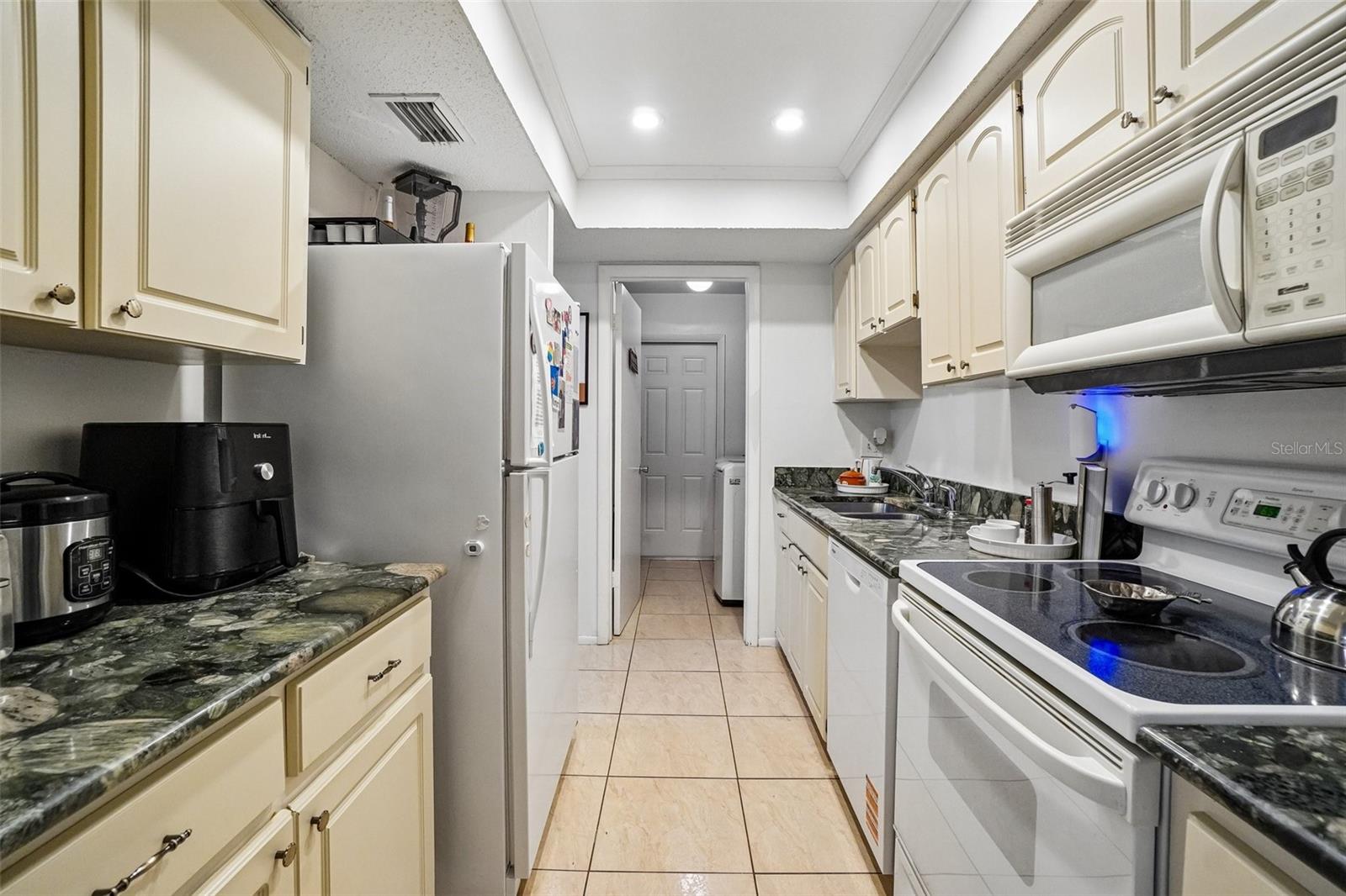 TOWNHOUSES AT BONNIE BAY CONDO - Residential