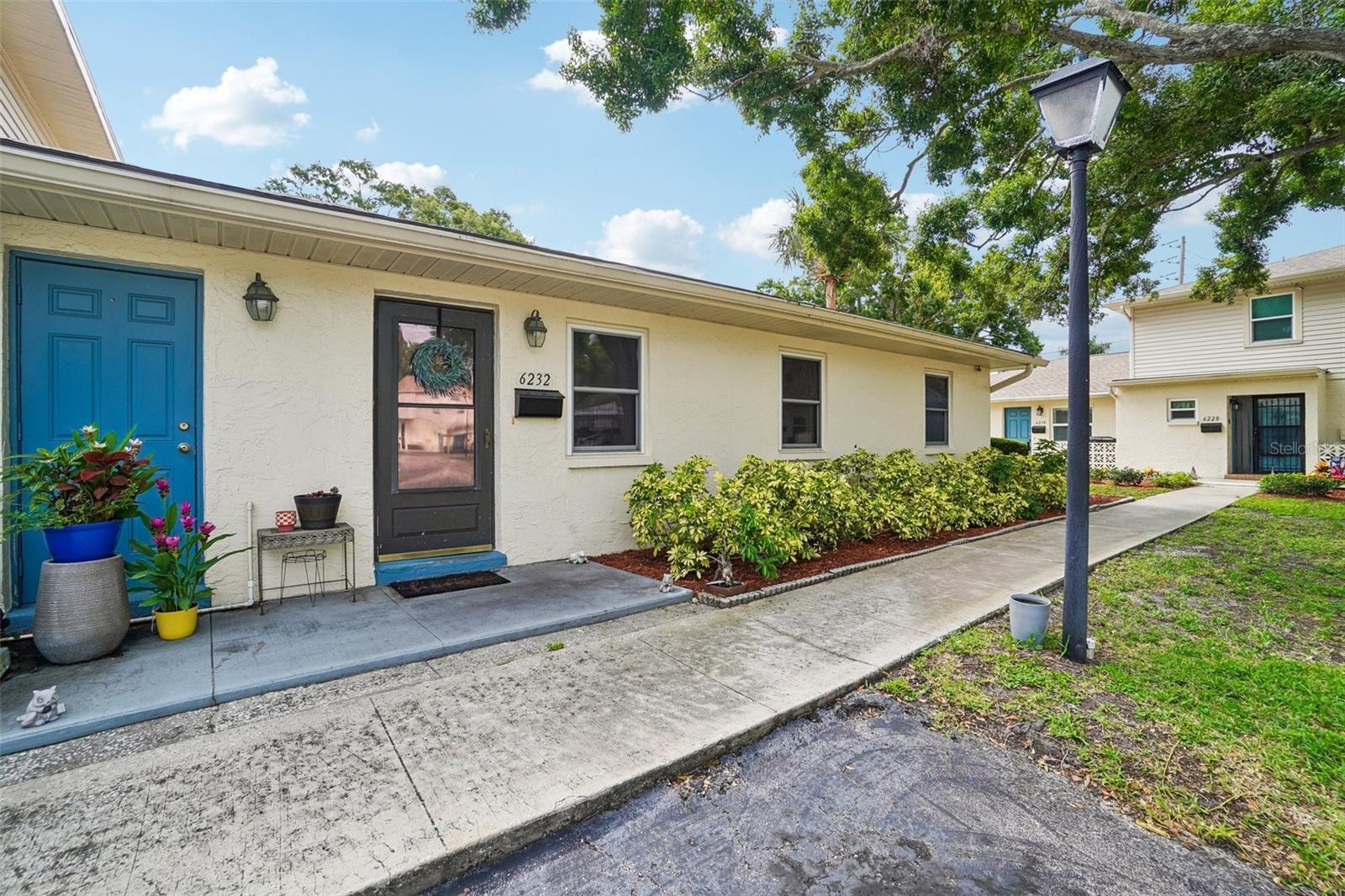 TOWNHOUSES AT BONNIE BAY CONDO - Residential