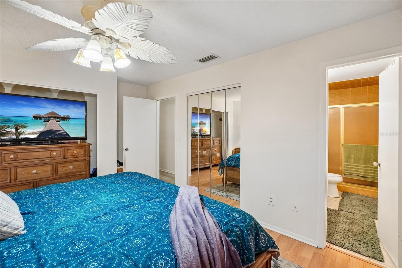TOWNHOUSES AT BONNIE BAY CONDO - Residential