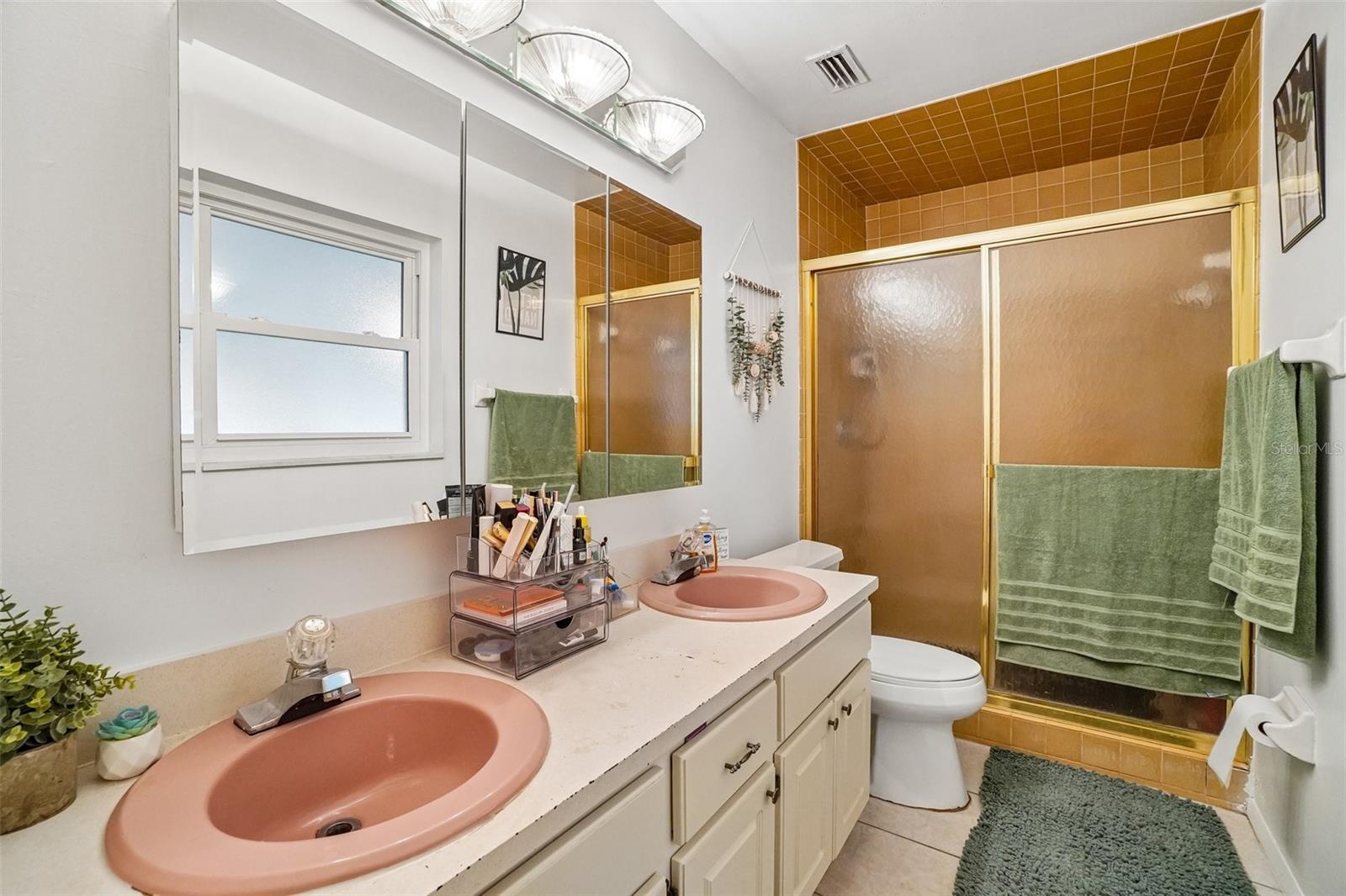 TOWNHOUSES AT BONNIE BAY CONDO - Residential