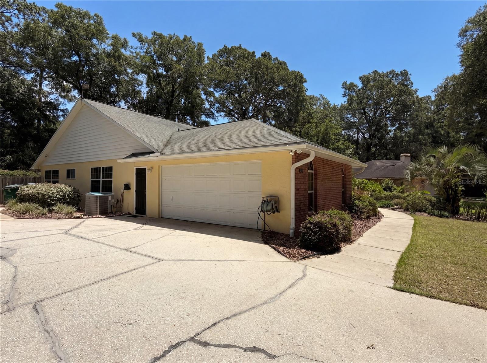 ESTATES AT BENT OAKS - Residential