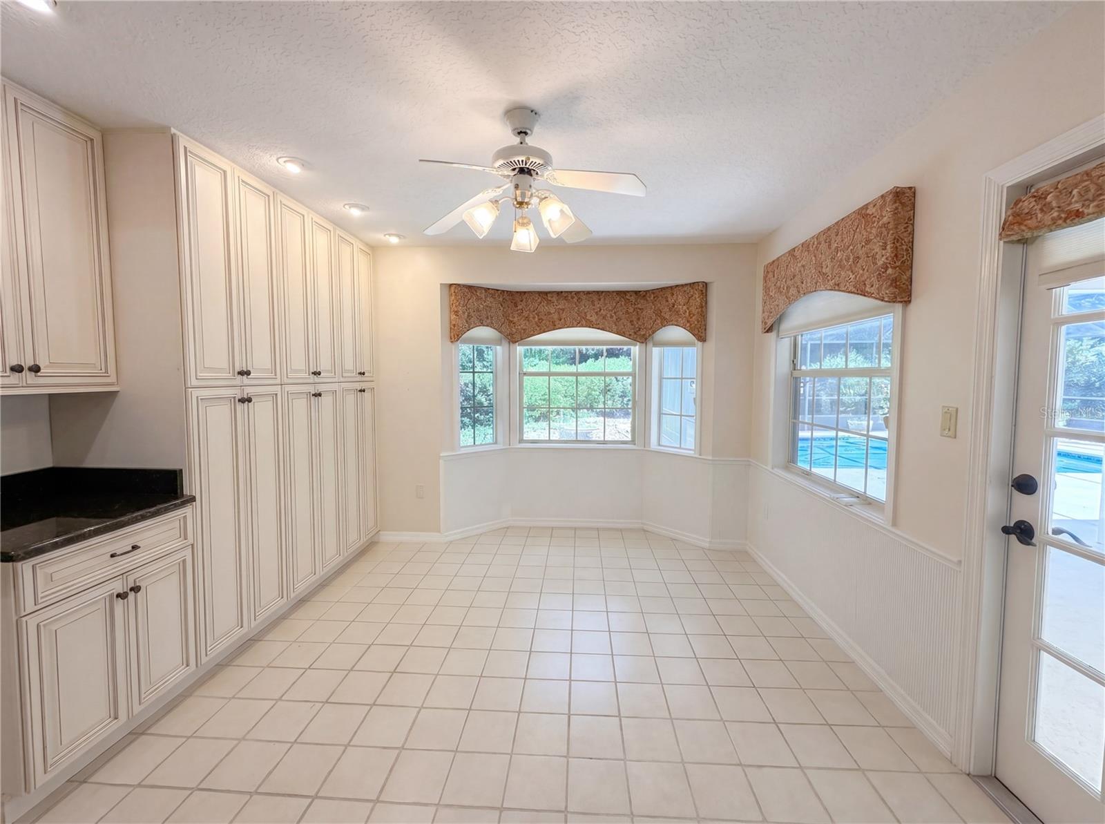 ESTATES AT BENT OAKS - Residential