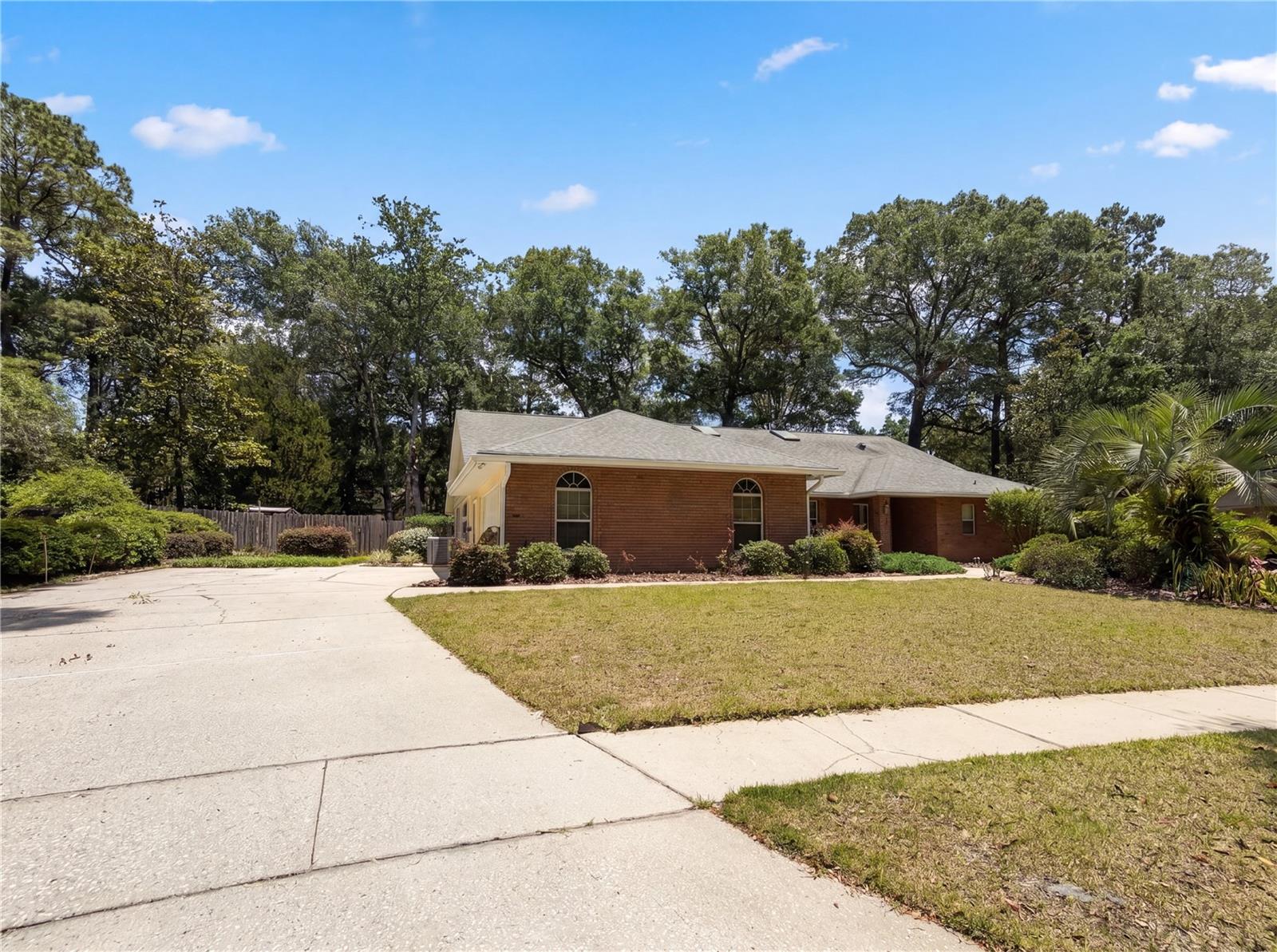 ESTATES AT BENT OAKS - Residential